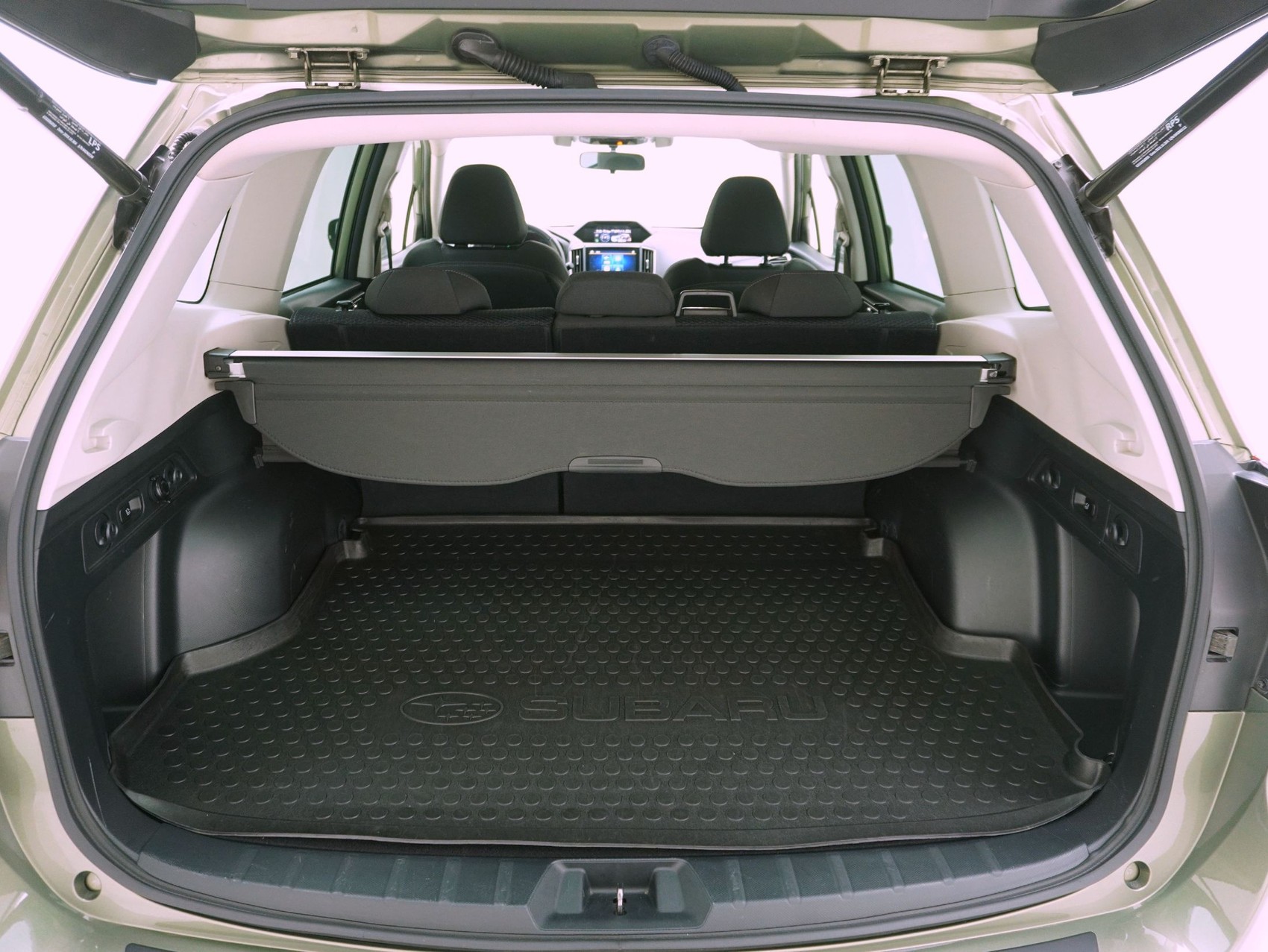 SUBARU Forester Station 2.0i e-Boxer Swiss Plus-image-11