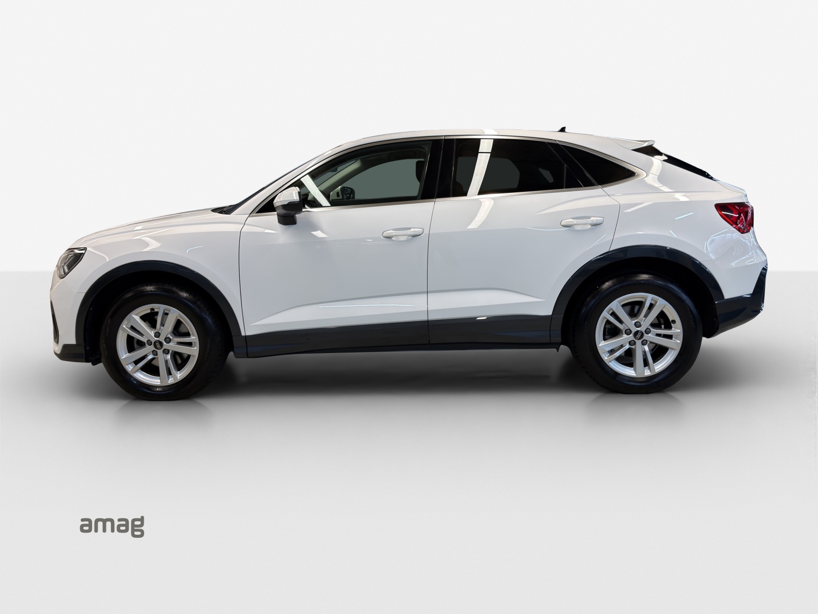 AUDI Q3 Sportback 35 TFSI Attraction S-tronic-showroom-element-1