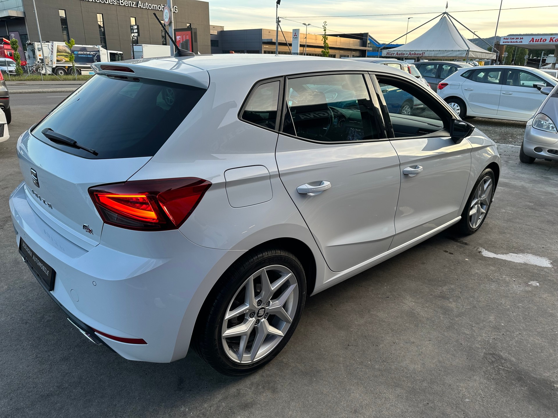 SEAT Ibiza 1.0 EcoTSI Hola FR DSG-showroom-element-3