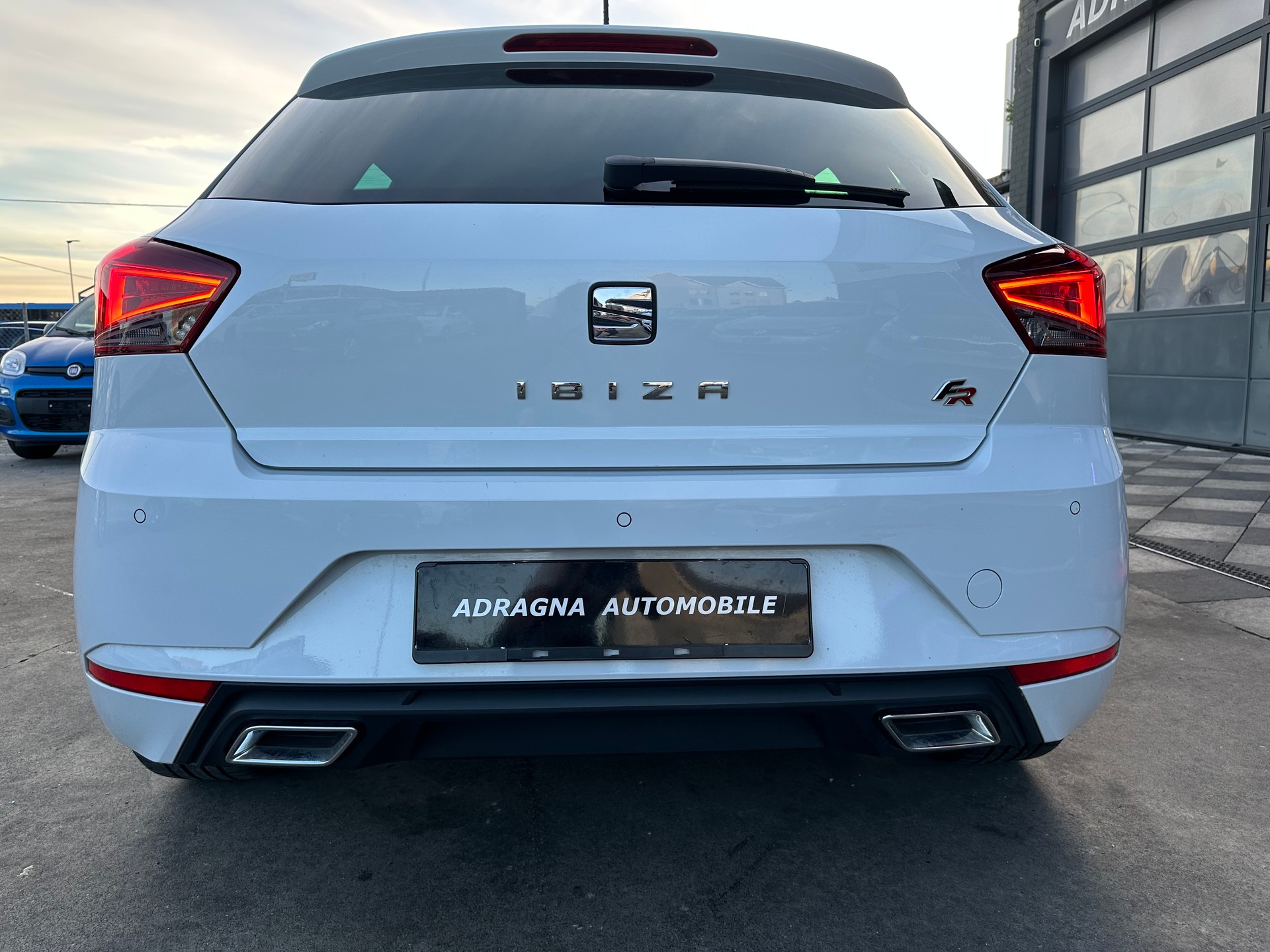 SEAT Ibiza 1.0 EcoTSI Hola FR DSG-image-4