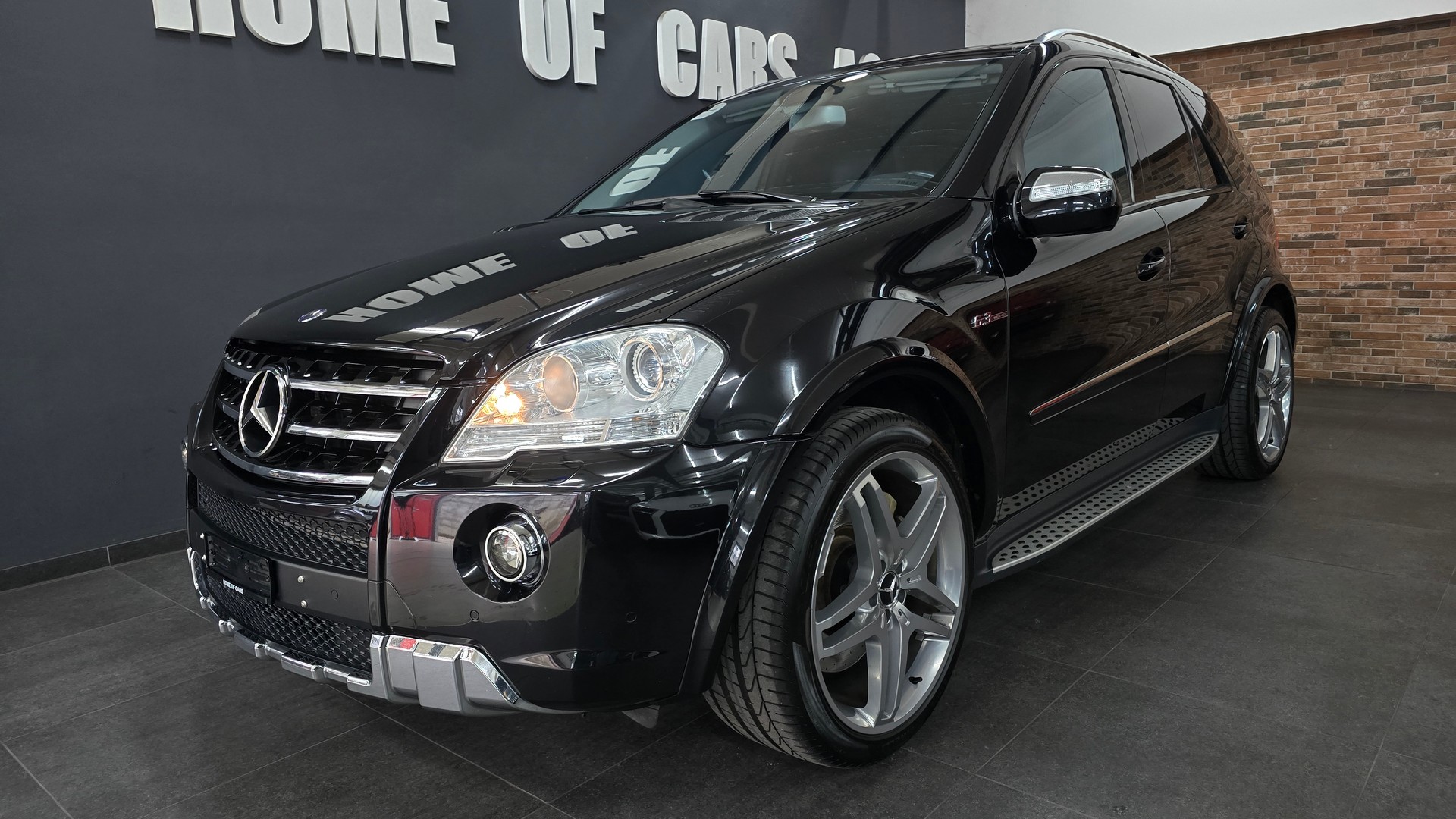 MERCEDES-BENZ ML 63 AMG 4Matic 7G-Tronic-showroom-element-1