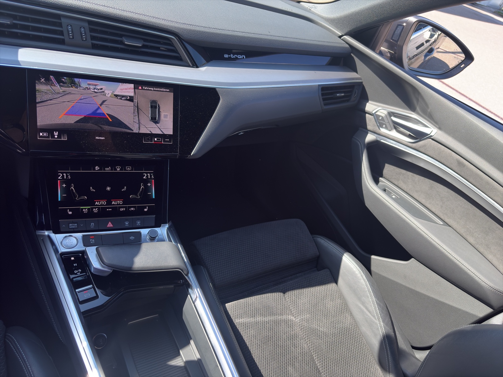 AUDI e-tron Sportback 50 Advanced quattro-image-10
