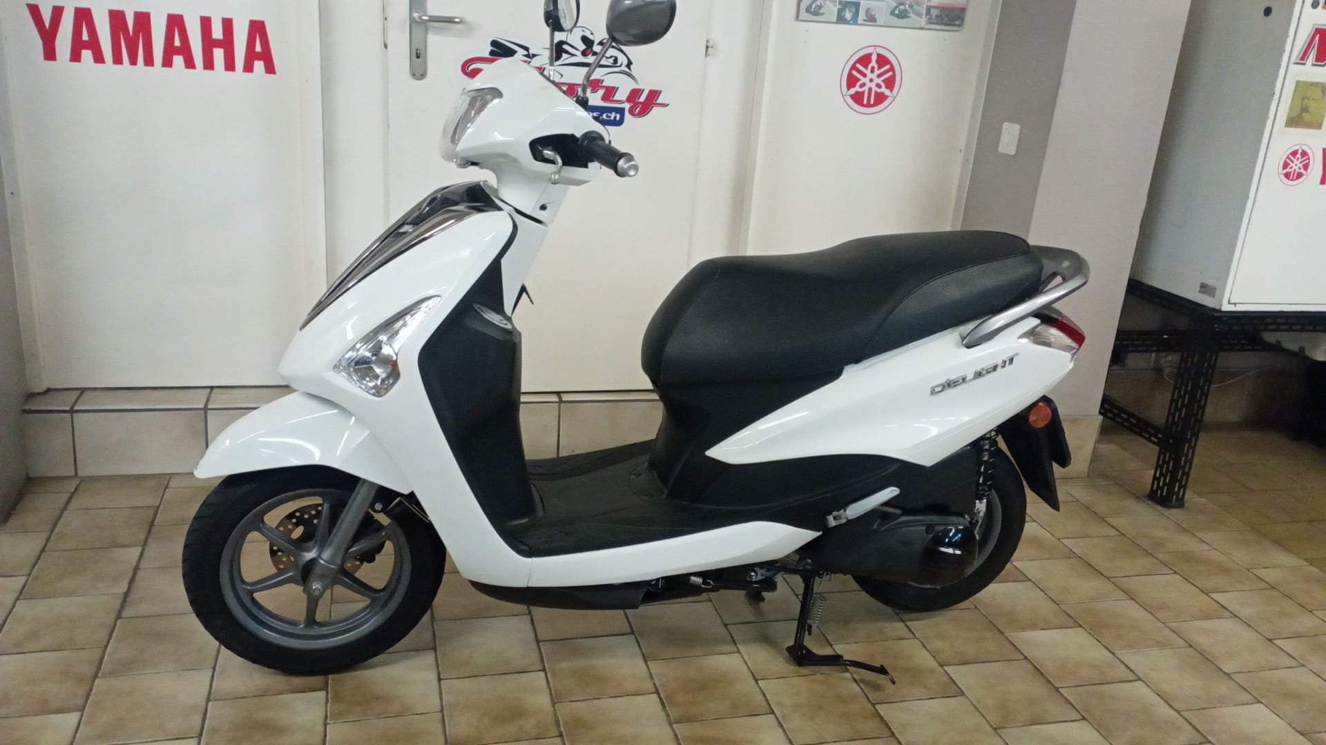 YAMAHA D'elight LTS 125 UBS-image-1