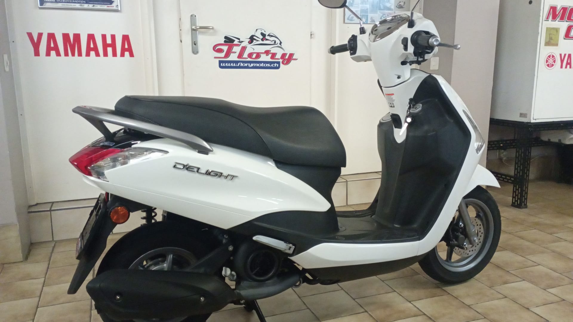 YAMAHA D'elight LTS 125 UBS-image-5