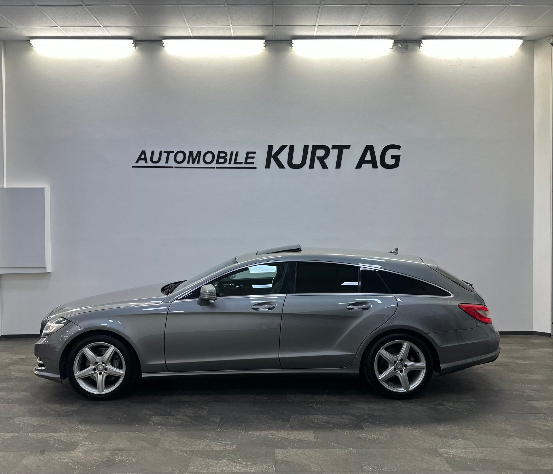 MERCEDES-BENZ CLS SB 350 CDI Executive 4Matic 7G-Tronic-showroom-element-2