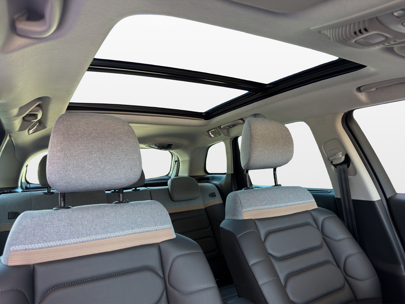 CITROEN C3 Aircross 1.2i PureTech Shine Pack EAT6-image-15