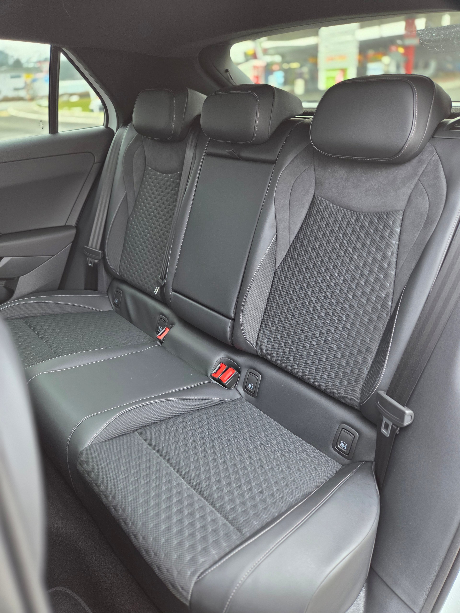 VW T-Roc 1.5 eTSI mHEV R-Line DSG-image-10