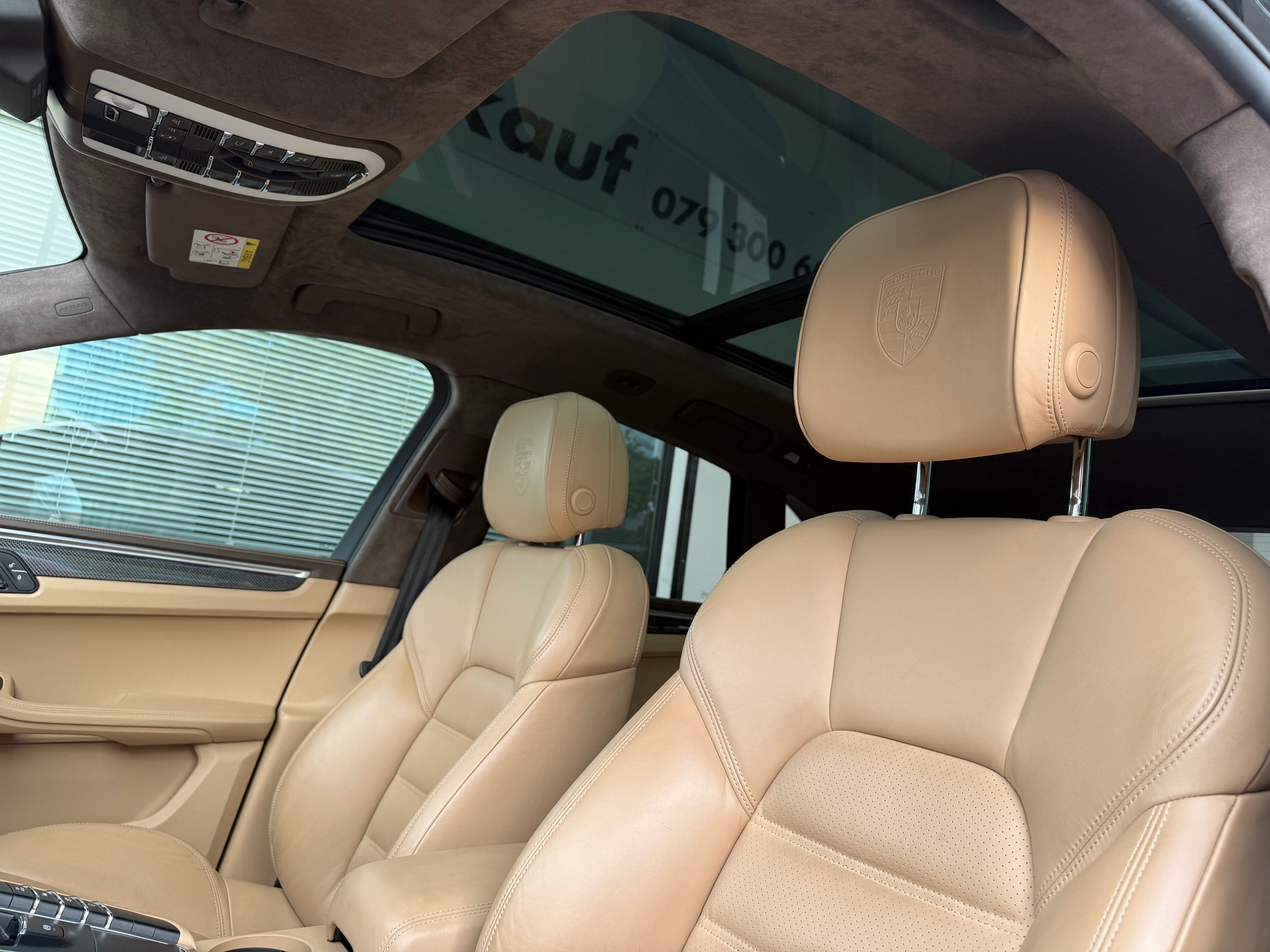 PORSCHE Macan Turbo Performance PDK-image-7