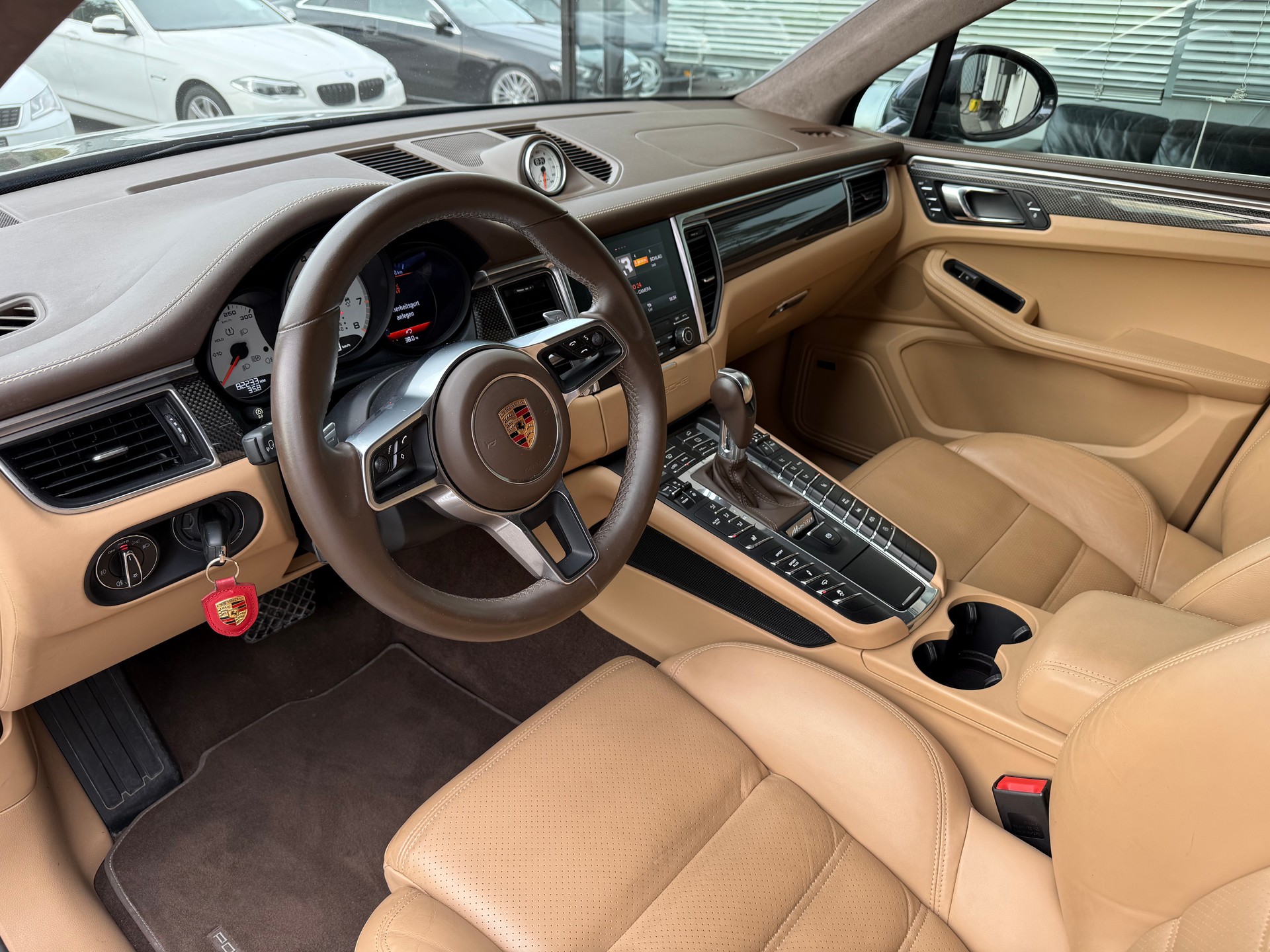 PORSCHE Macan Turbo Performance PDK-image-6