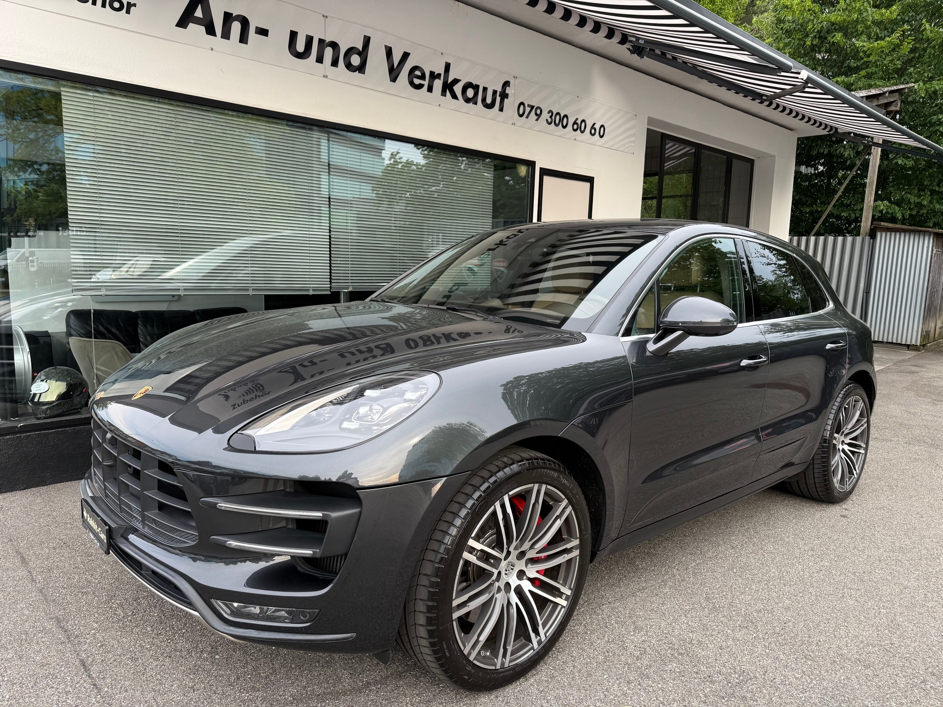 PORSCHE Macan Turbo Performance PDK