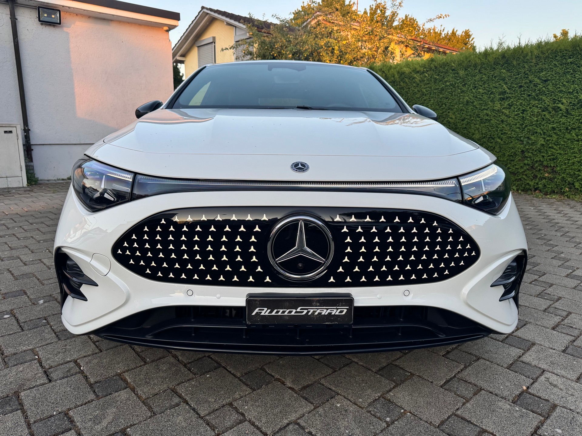MERCEDES-BENZ CLA 250+ 85 kWh EQ AMG Line-showroom-element-1