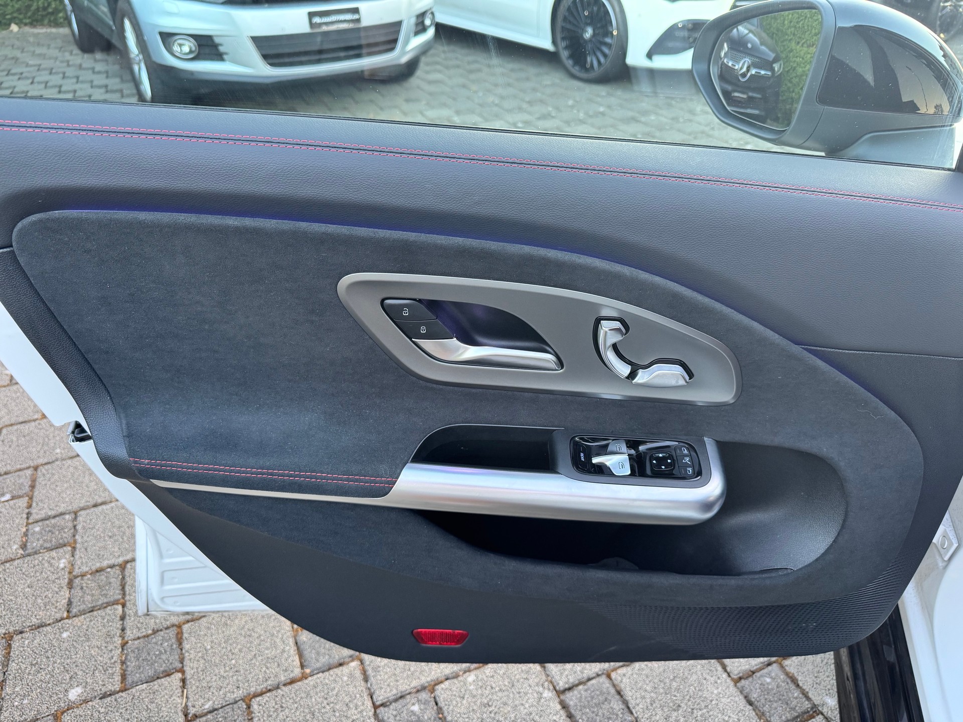 MERCEDES-BENZ CLA 250+ 85 kWh EQ AMG Line-image-9
