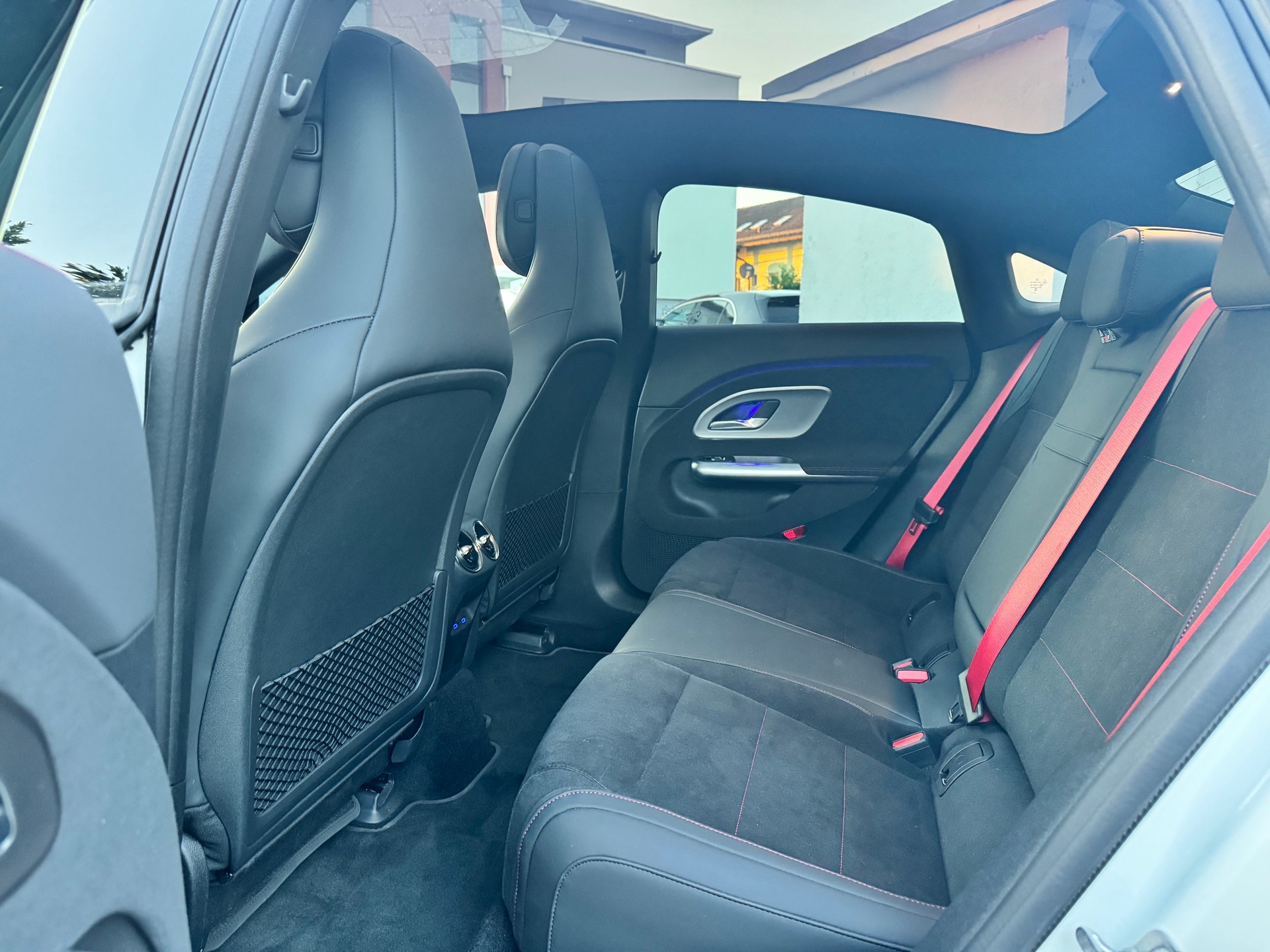 MERCEDES-BENZ CLA 250+ 85 kWh EQ AMG Line-image-11