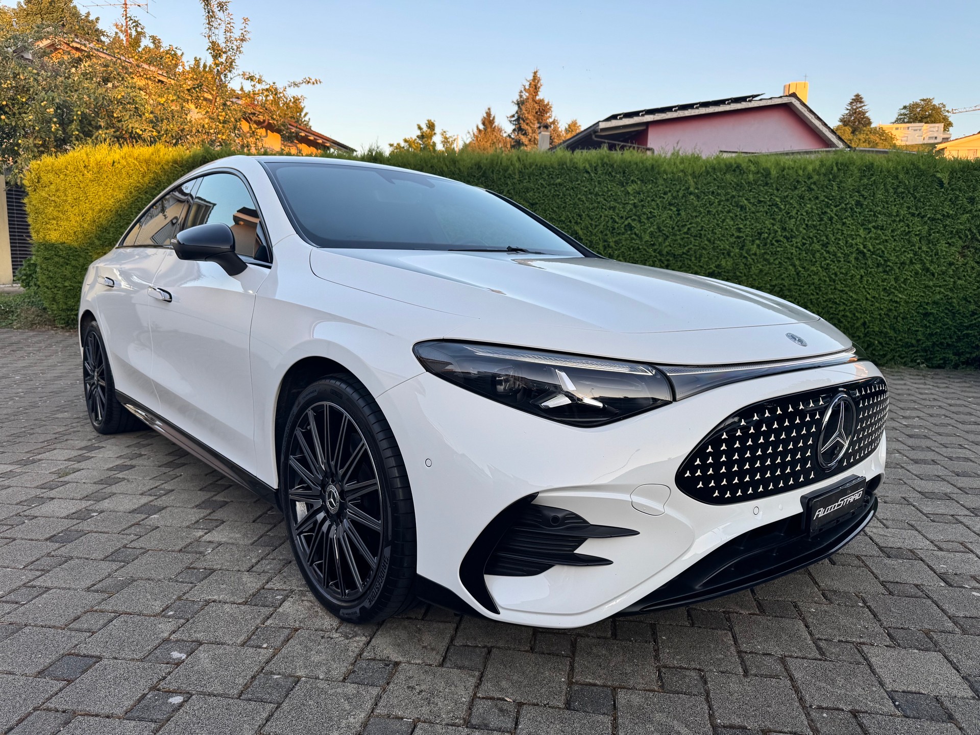 MERCEDES-BENZ CLA 250+ 85 kWh EQ AMG Line-showroom-element-2