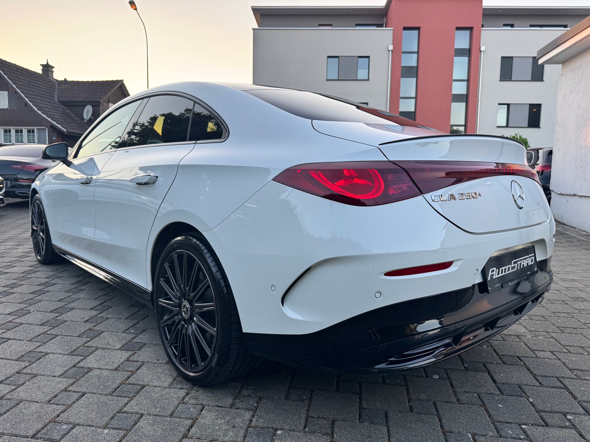MERCEDES-BENZ CLA 250+ 85 kWh EQ AMG Line-image-5