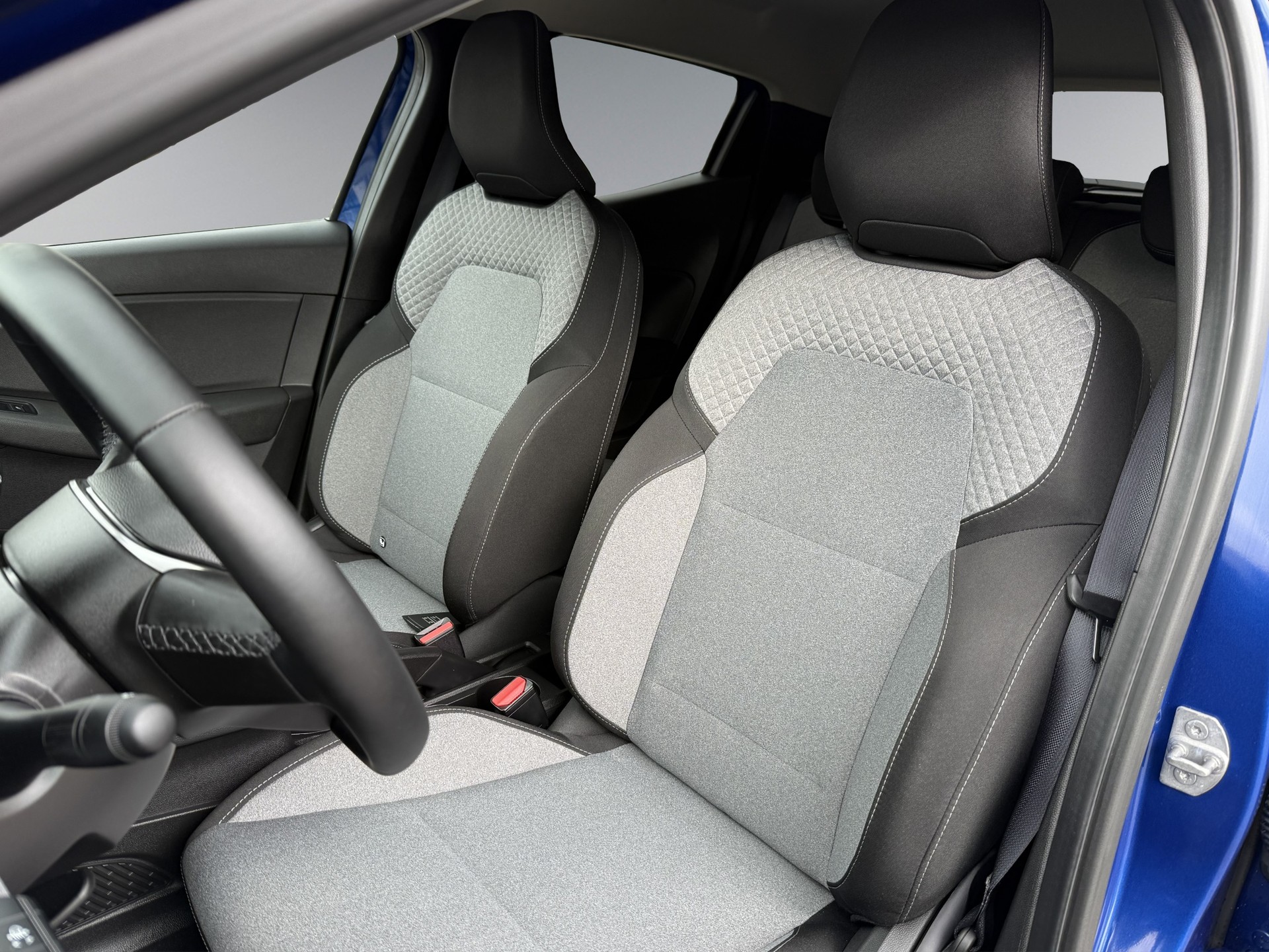 MITSUBISHI COLT 1.6 HEV Invite+-image-10