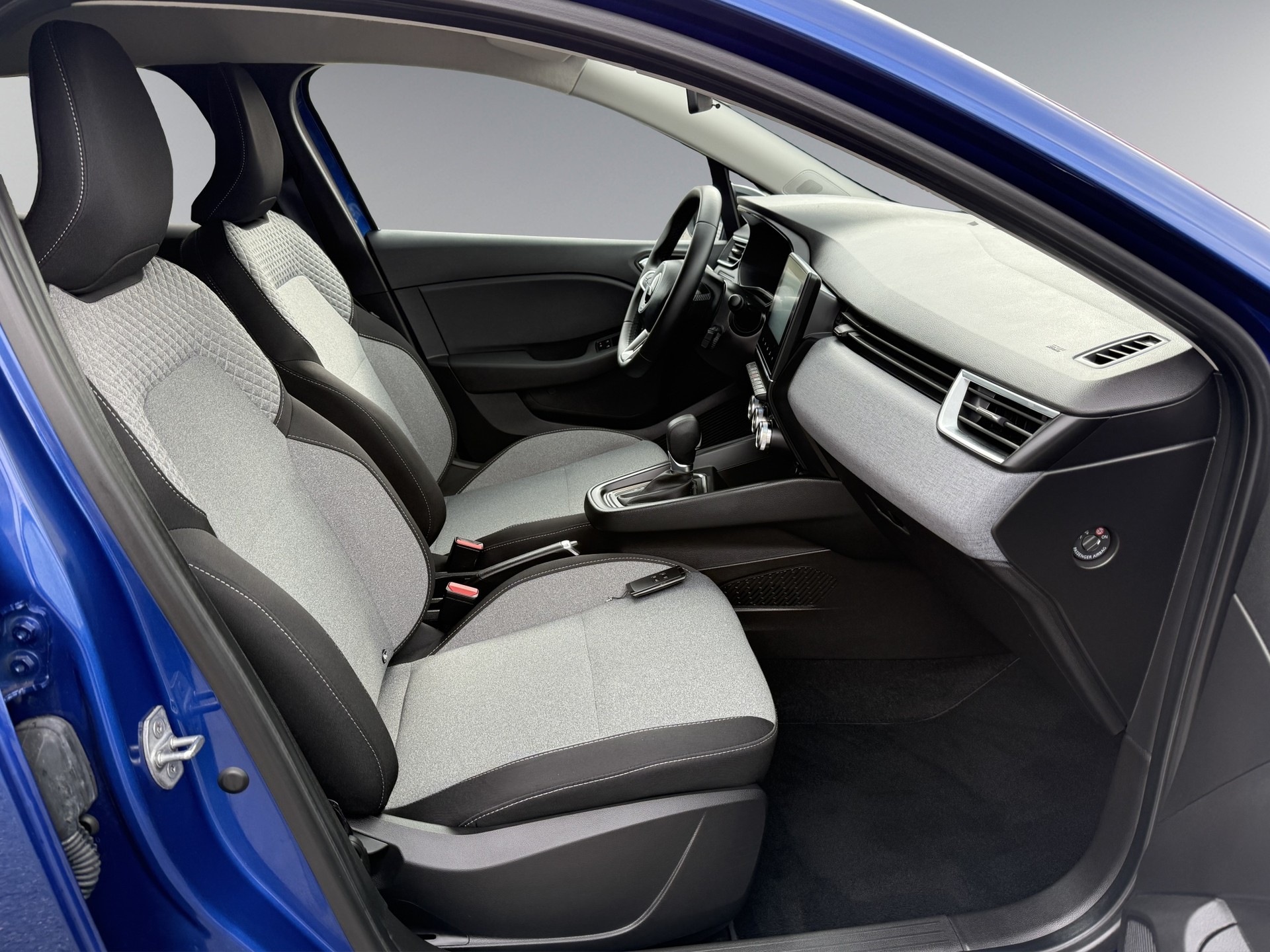 MITSUBISHI COLT 1.6 HEV Invite+-image-8