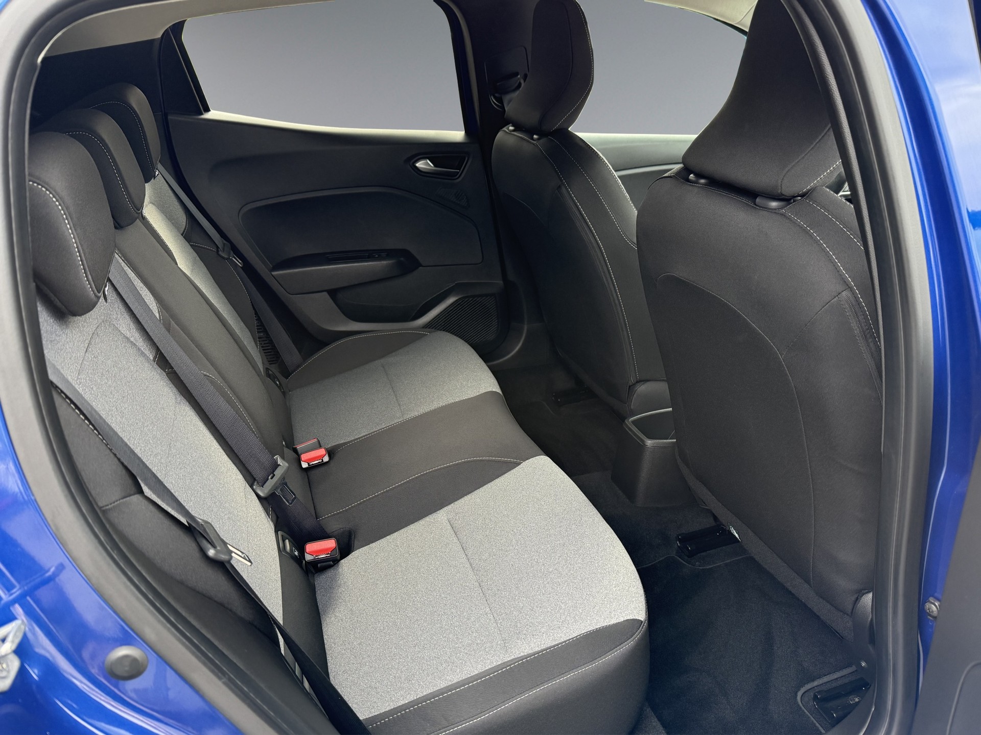 MITSUBISHI COLT 1.6 HEV Invite+-image-9
