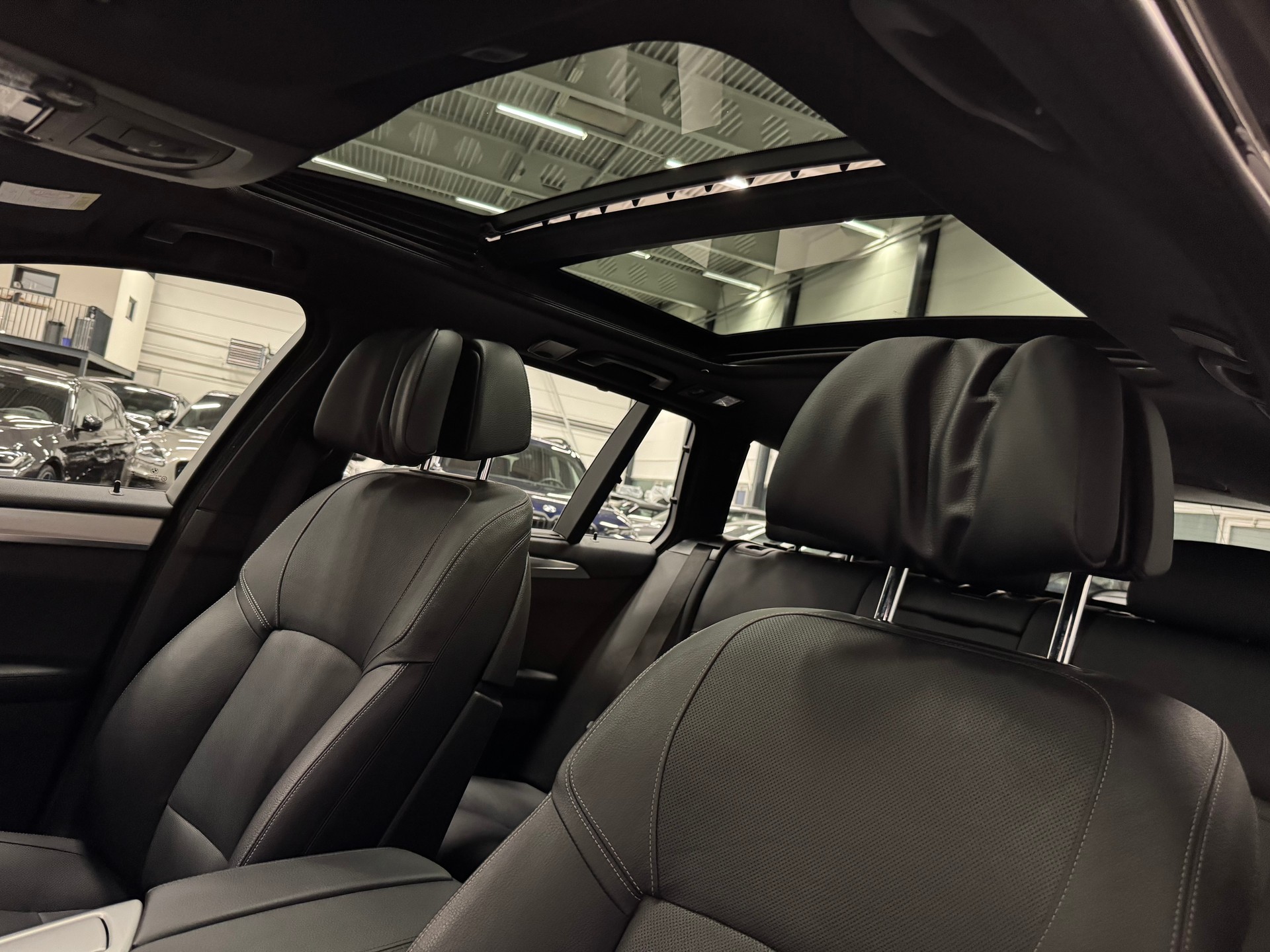 BMW M550d Touring xDrive Steptronic-image-18