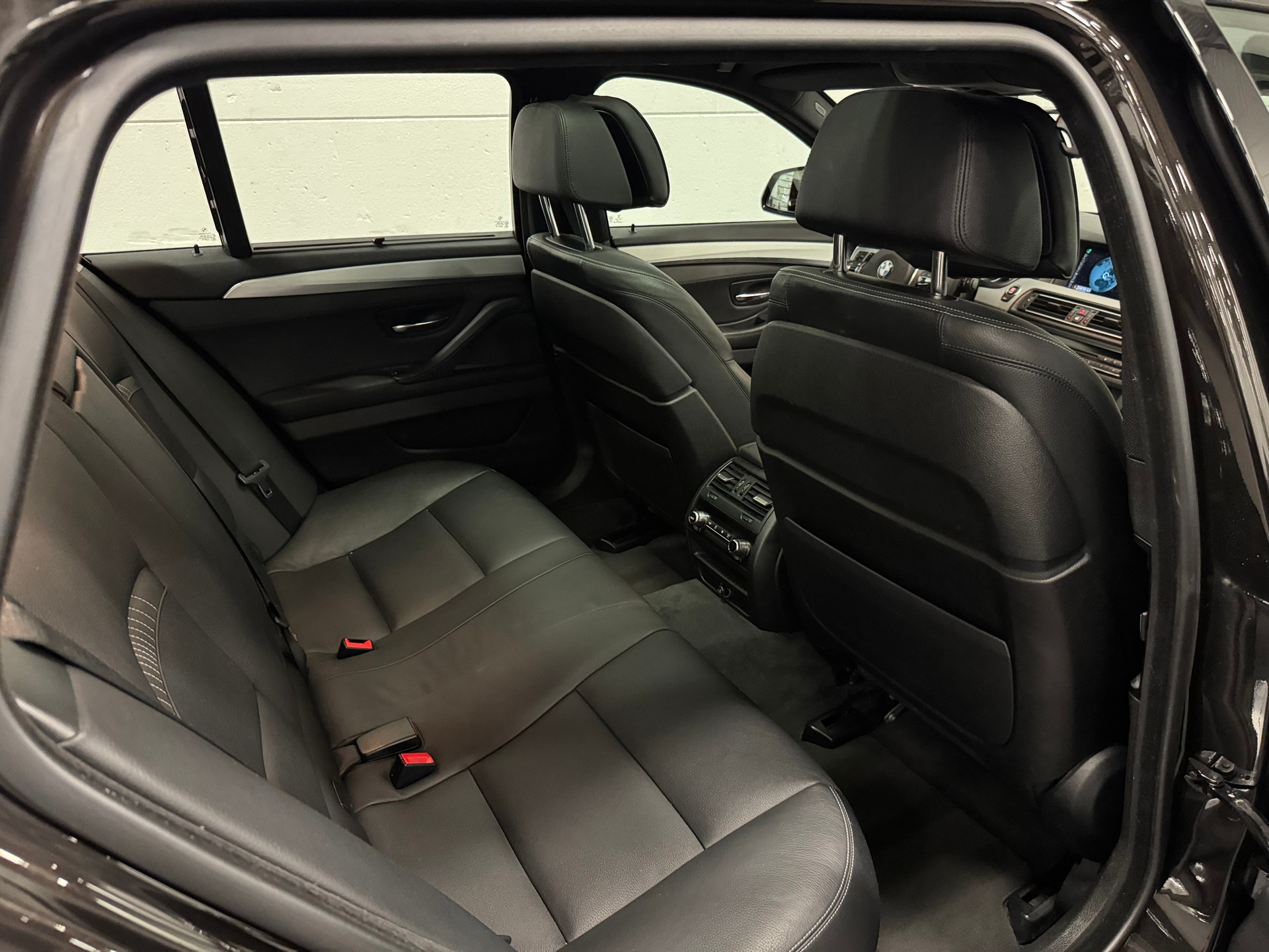 BMW M550d Touring xDrive Steptronic-image-21