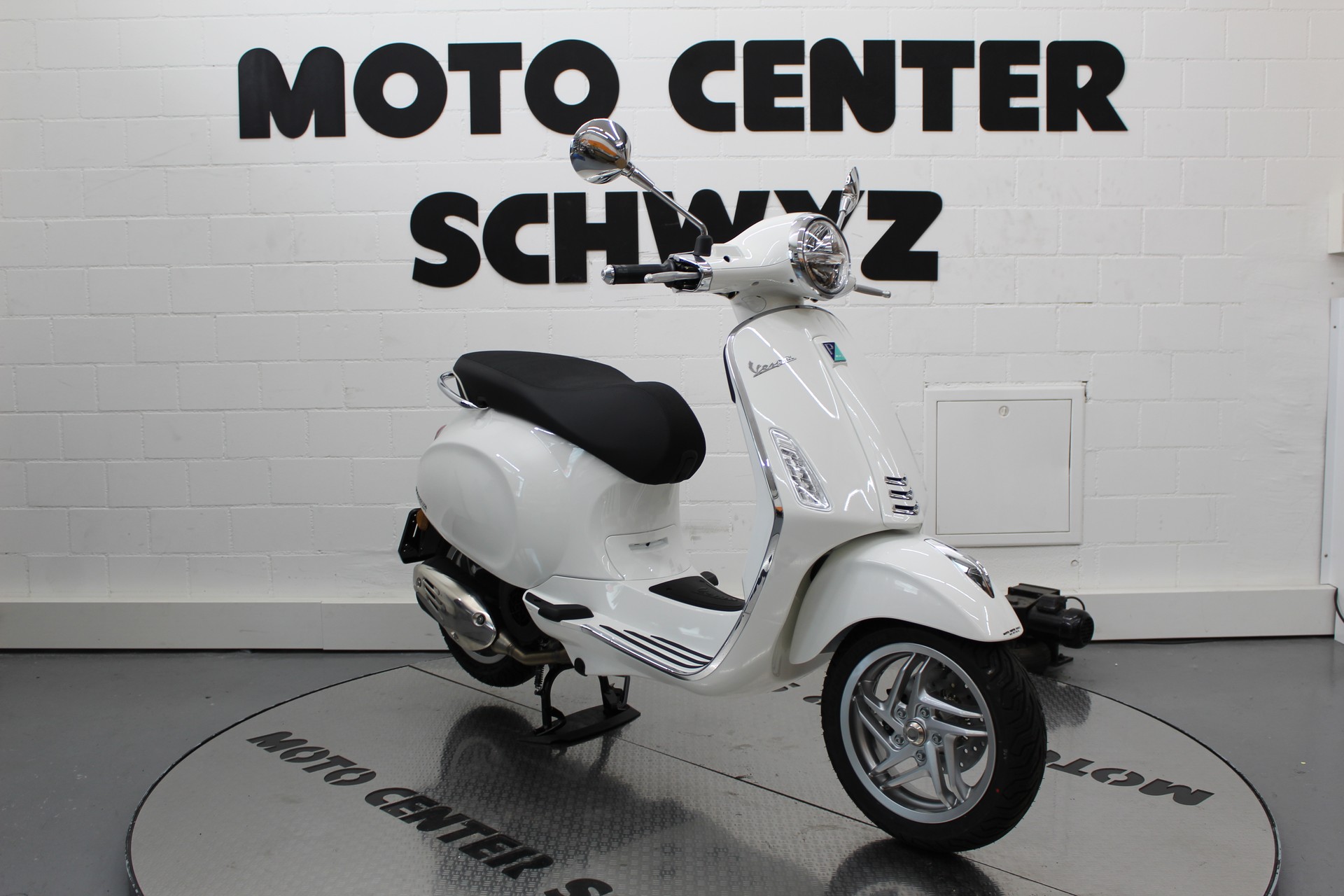PIAGGIO Vespa Primavera 125-image-1