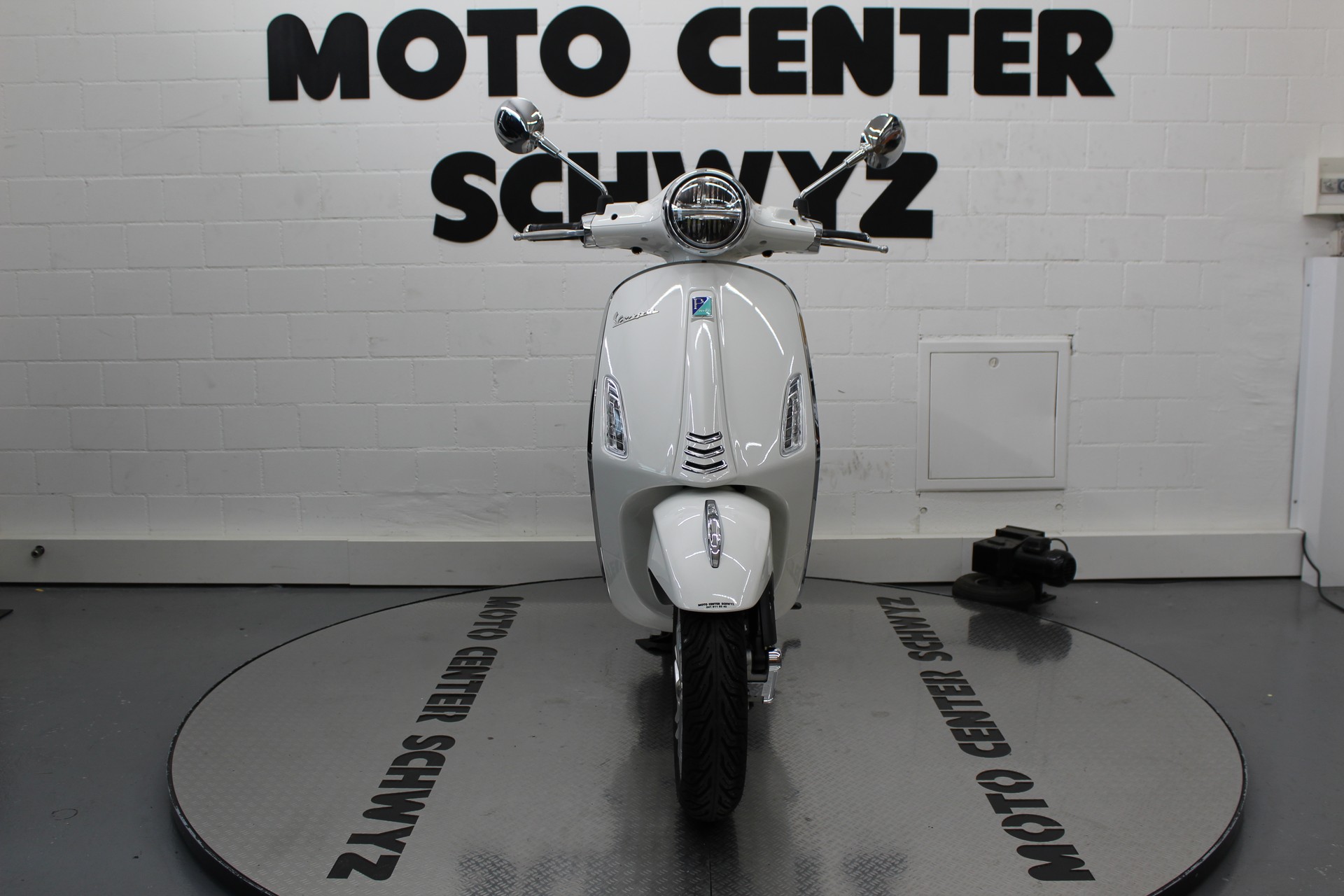 PIAGGIO Vespa Primavera 125-image-2