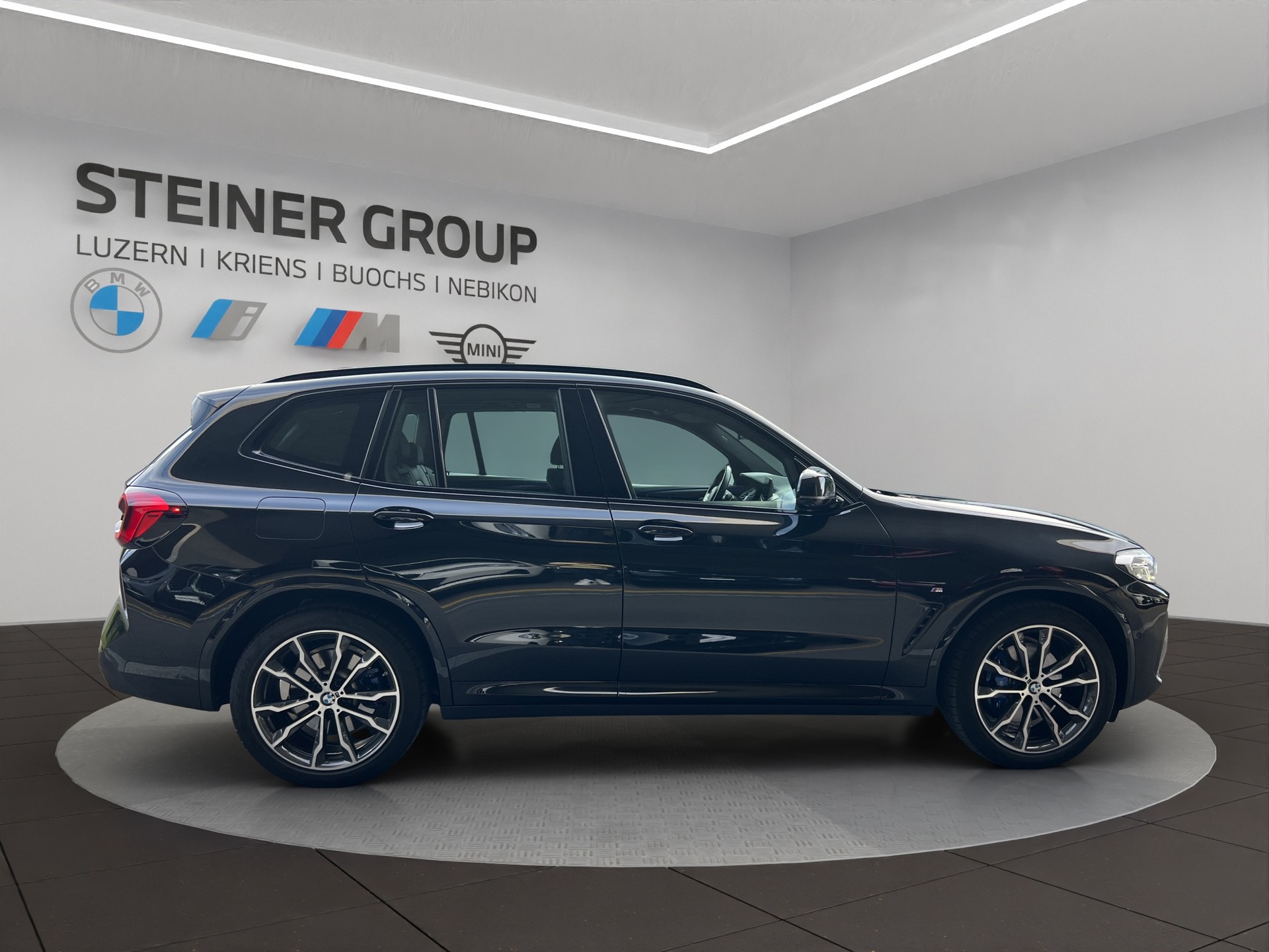 BMW X3 M40i-showroom-element-3
