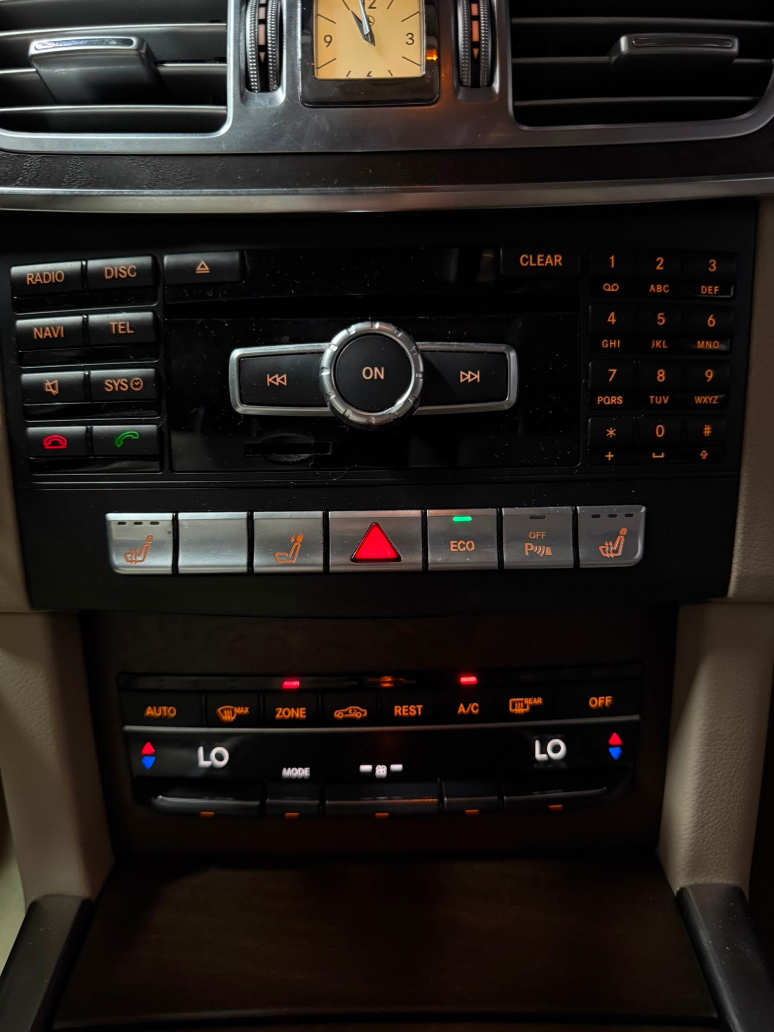 MERCEDES-BENZ E 250 CDI Elégance 4Matic 7G-Tronic-image-18