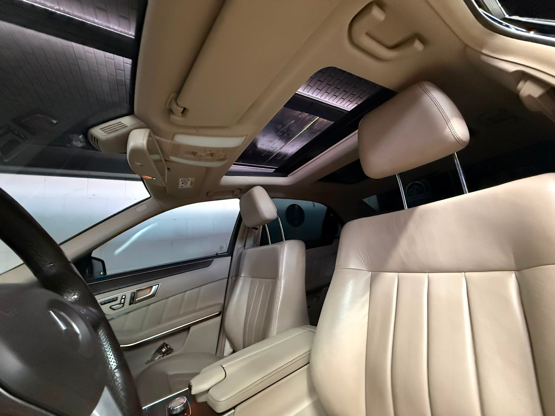 MERCEDES-BENZ E 250 CDI Elégance 4Matic 7G-Tronic-image-21