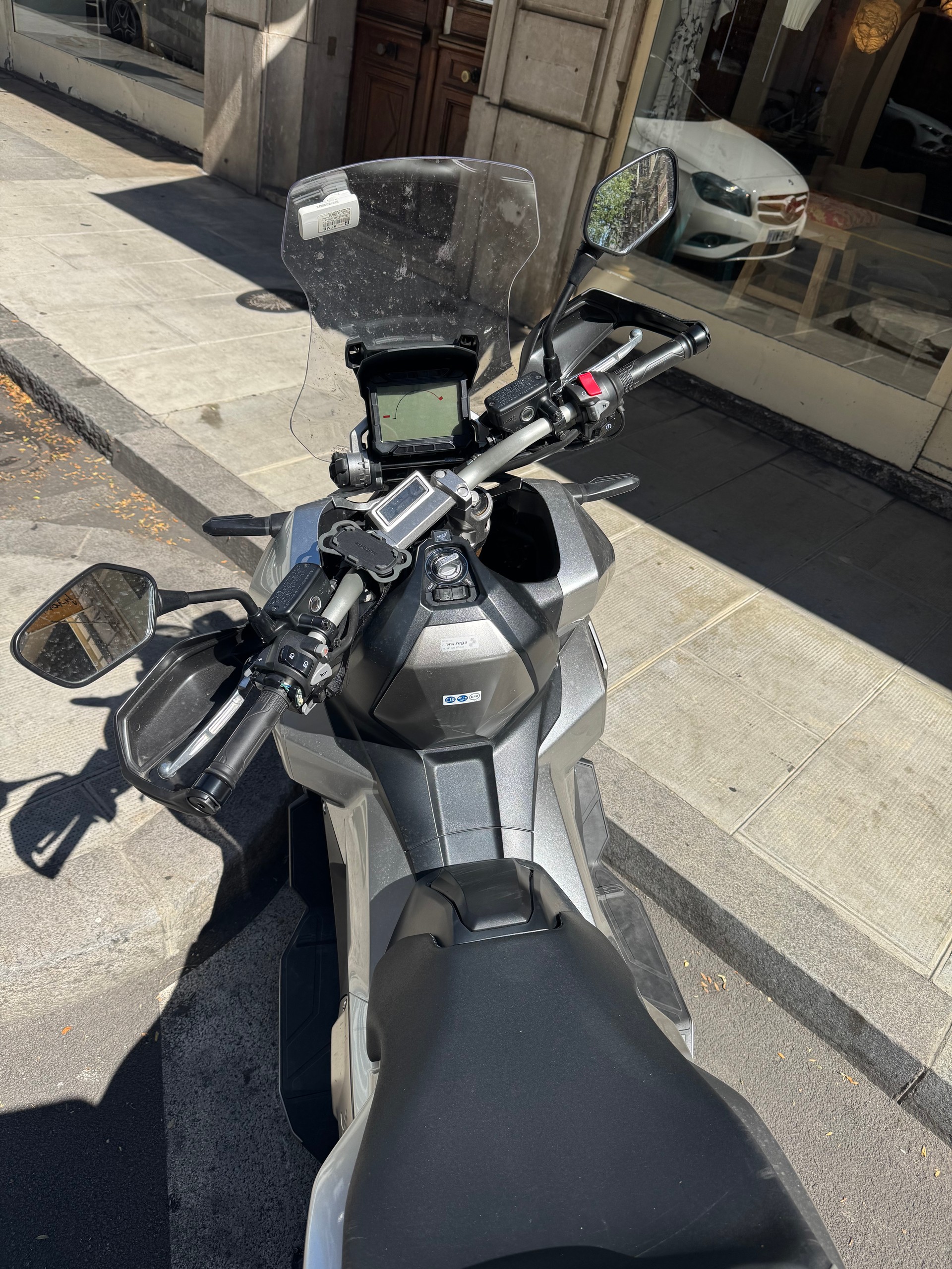 HONDA X-ADV 750 ABS-image-4