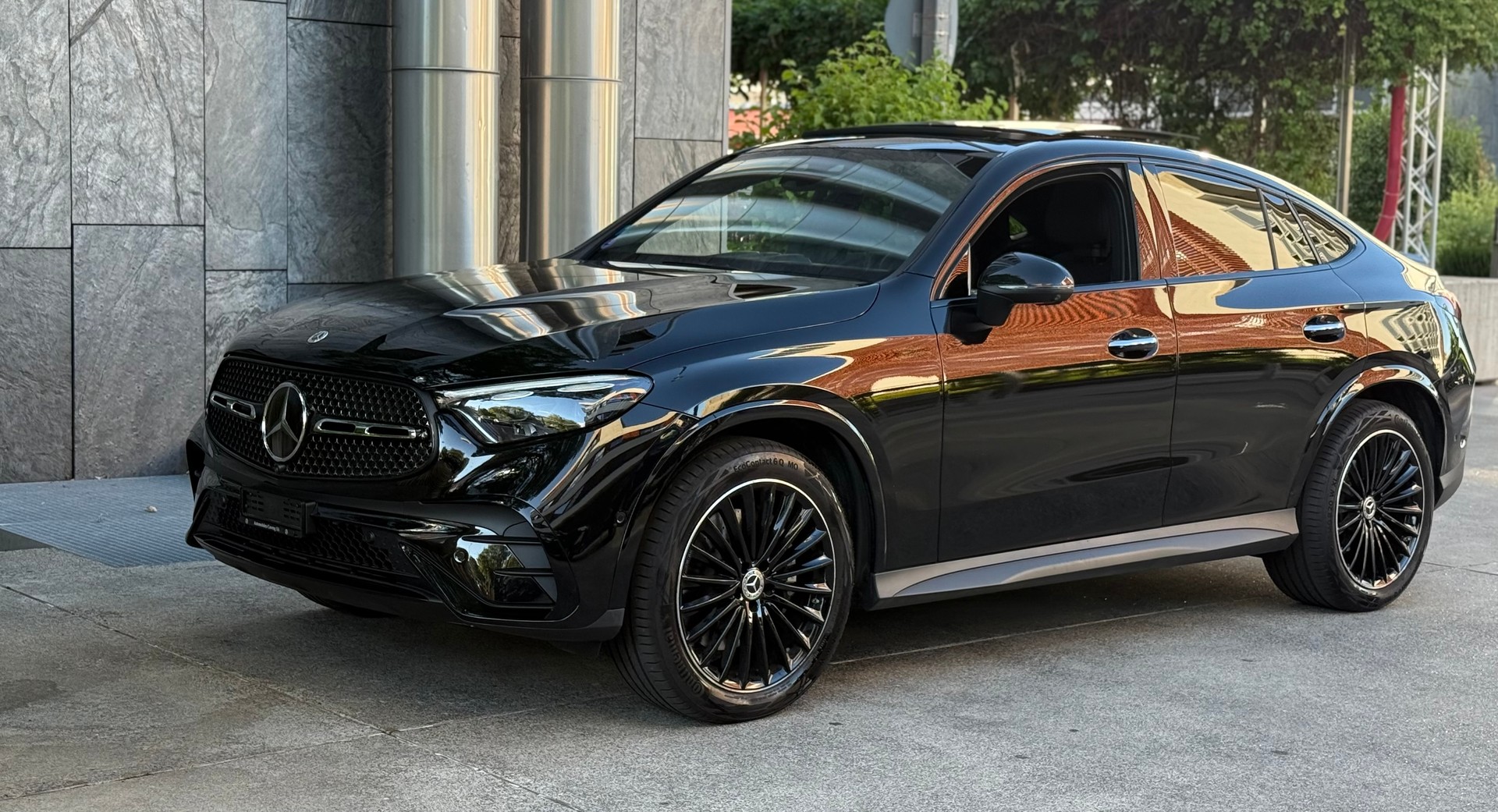 MERCEDES-BENZ GLC 300 4Matic 9G-Tronic-showroom-element-1