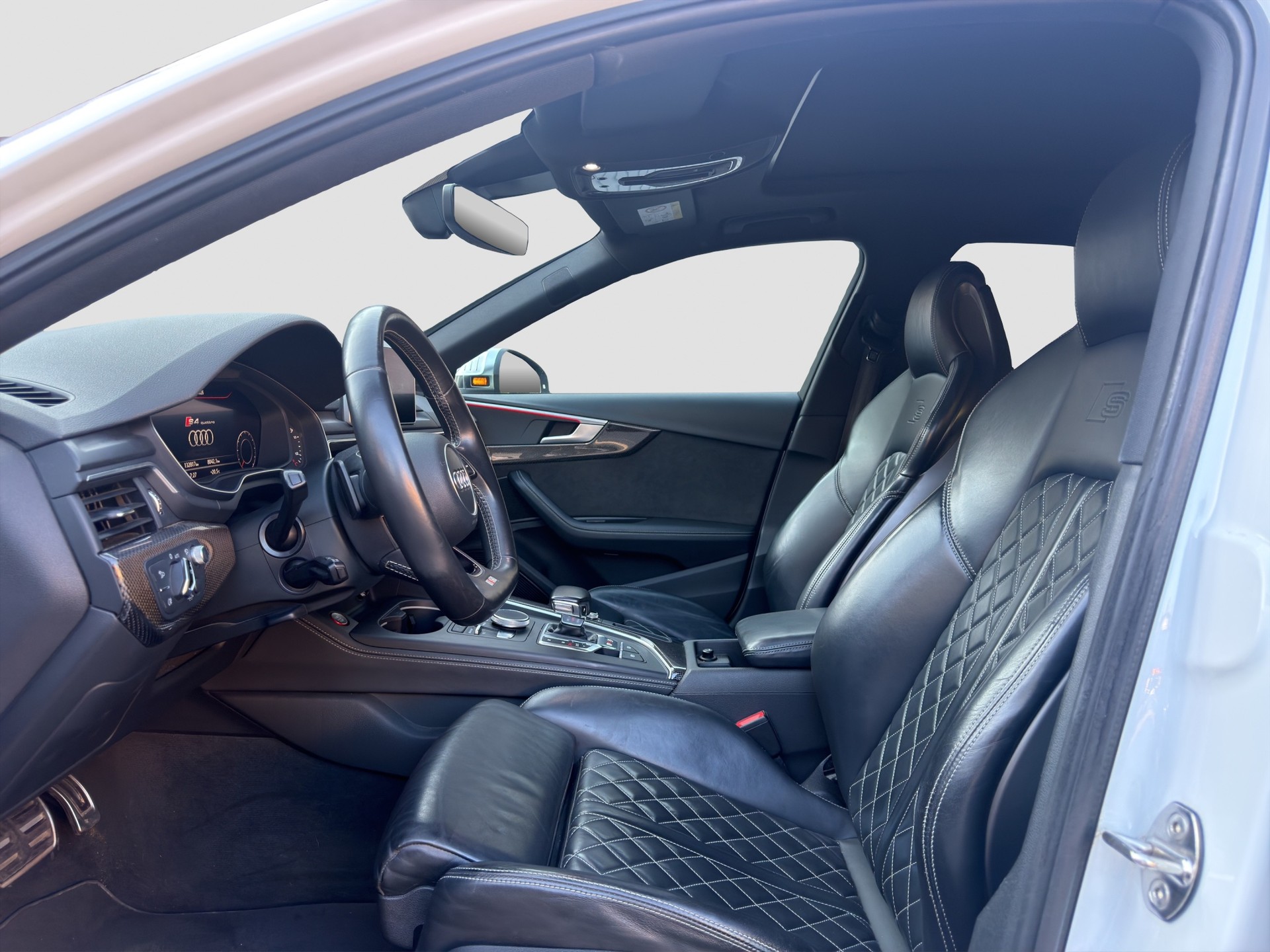 AUDI S4 Avant 3.0 TFSI quattro tiptronic-image-11