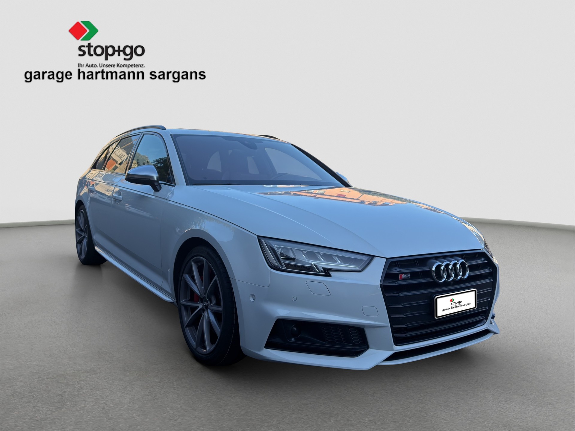 AUDI S4 Avant 3.0 TFSI quattro tiptronic-image-1