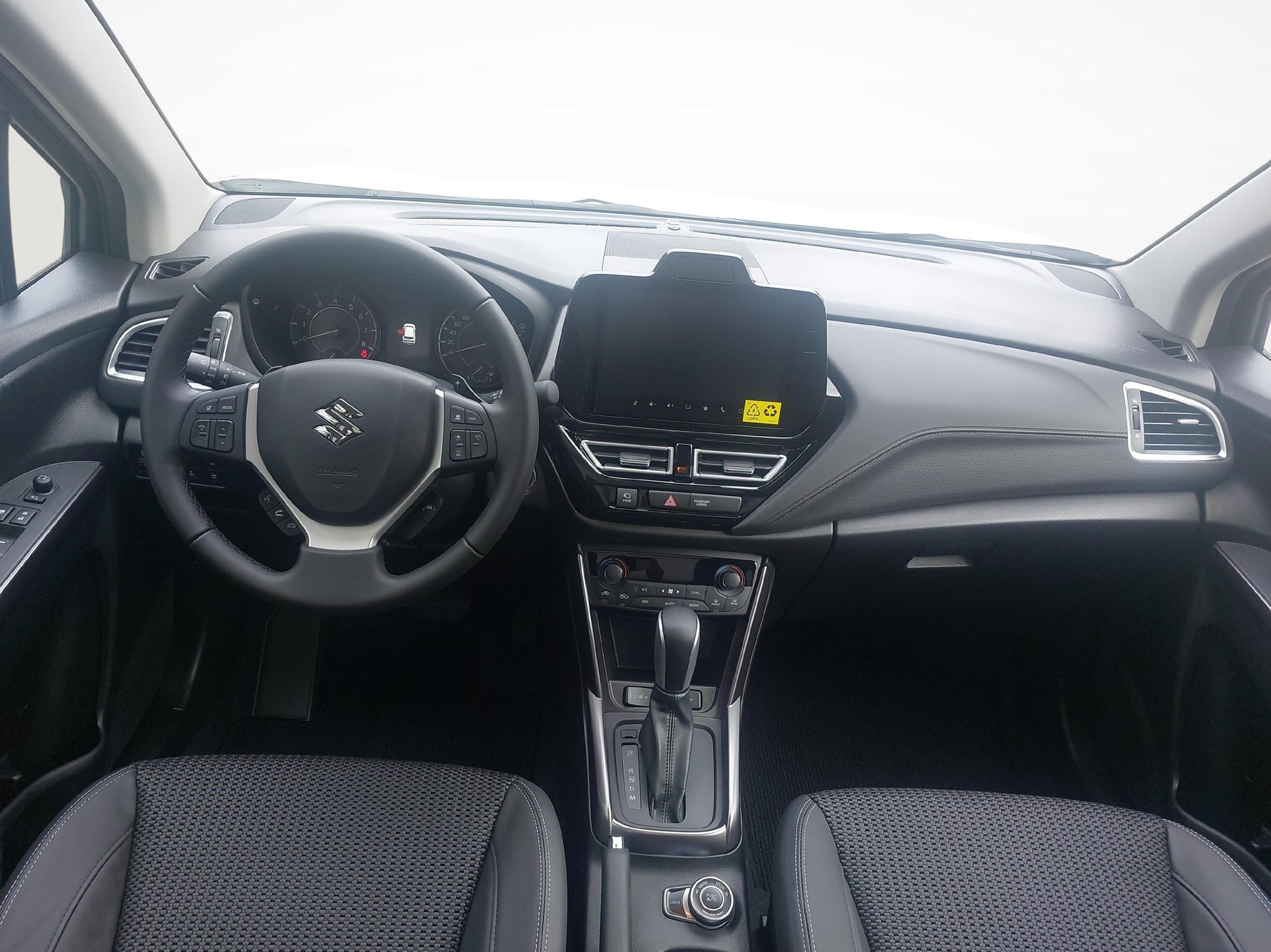 SUZUKI S-Cross 1.4 T Compact Top Hybrid 4x4 / 1.99% Leasing-image-8