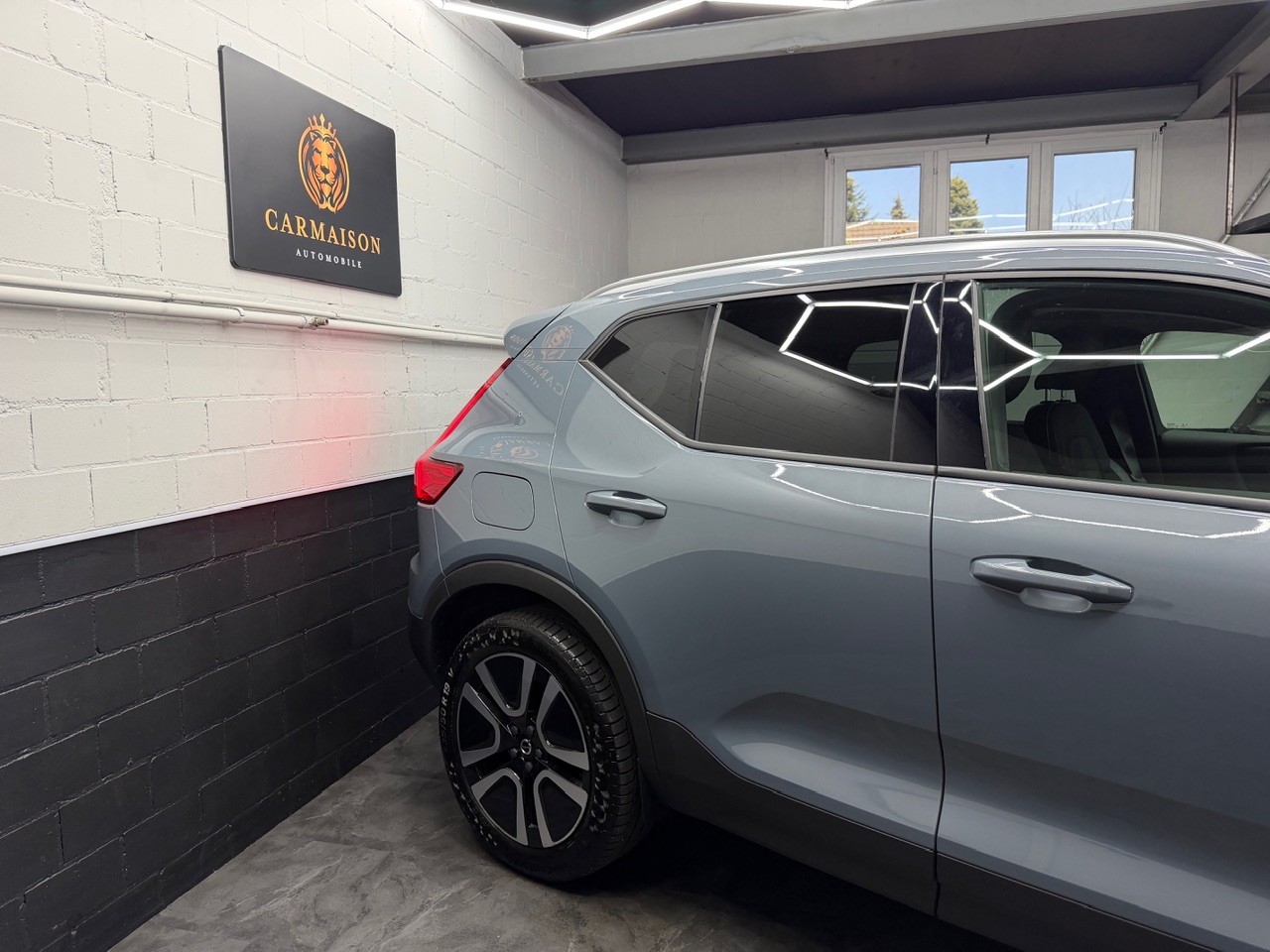 VOLVO XC40 T4 AWD Momentum Geartronic | CH-Auto | 1.Hand | ACC | Gratis Service-image-4