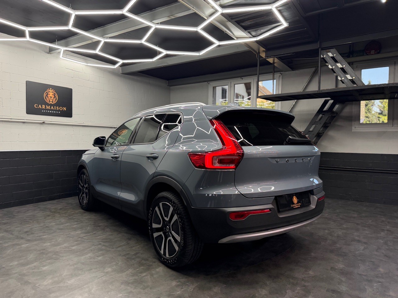VOLVO XC40 T4 AWD Momentum Geartronic | CH-Auto | 1.Hand | ACC | Gratis Service-image-6