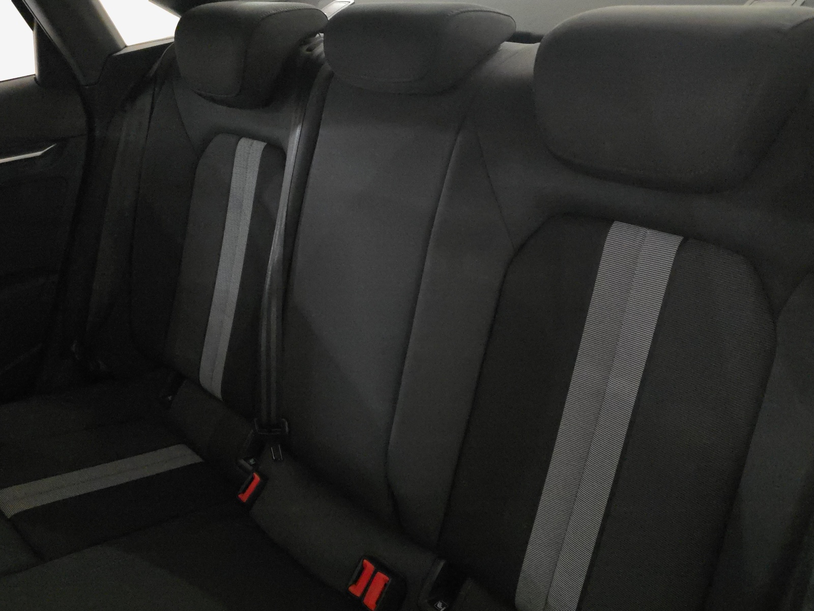 AUDI A3 Limousine 35 TDI advanced S-tronic-image-11