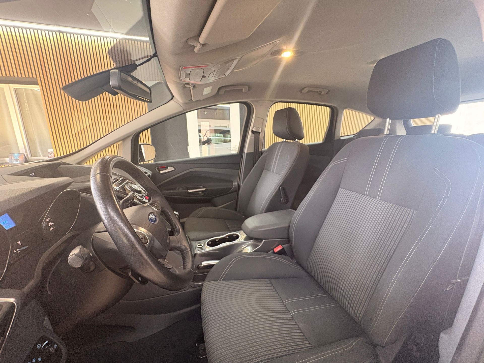 FORD C-Max 1.6 Ti-VCT Titanium-image-7