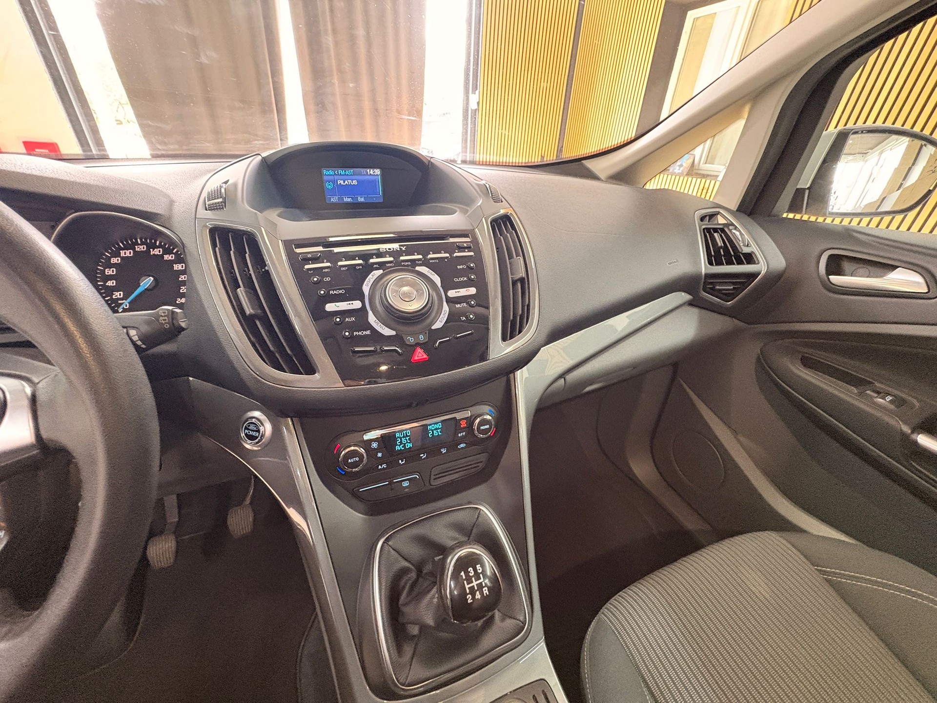 FORD C-Max 1.6 Ti-VCT Titanium-image-13