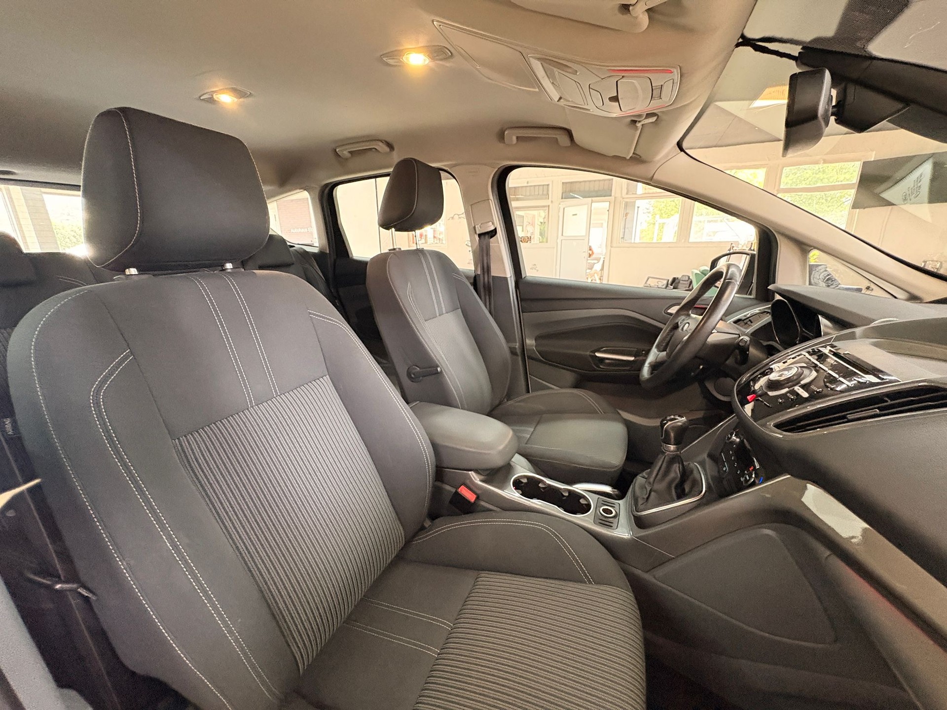 FORD C-Max 1.6 Ti-VCT Titanium-image-8