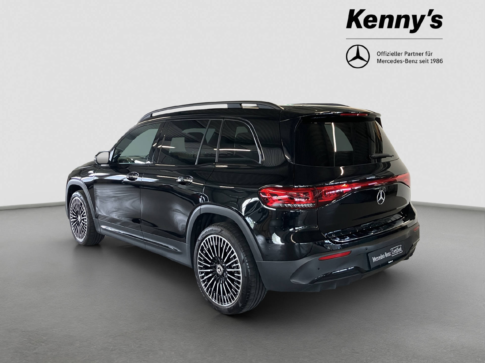 MERCEDES-BENZ EQB 350 AMG Line 4MATIC-showroom-element-3