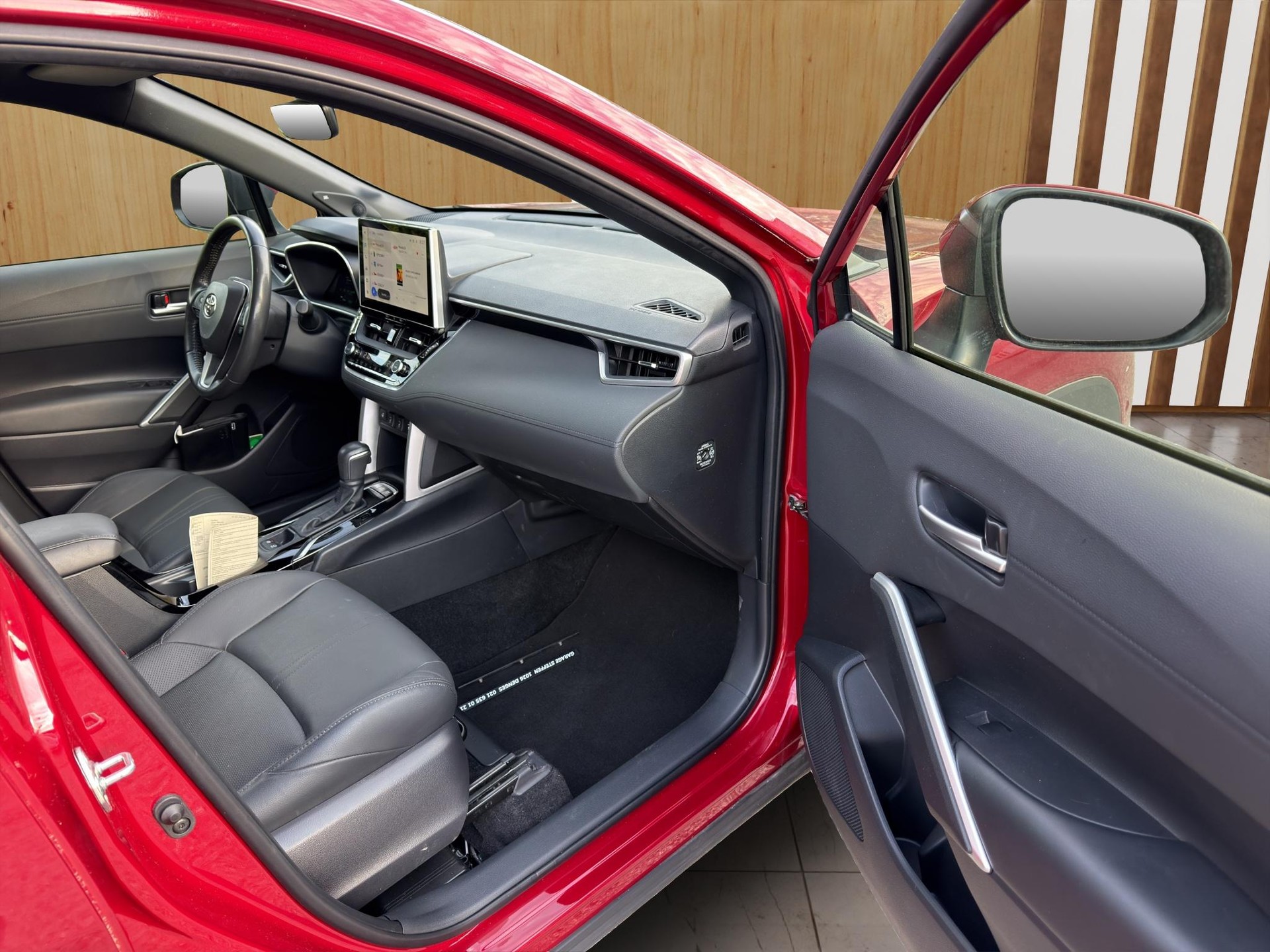 TOYOTA Corolla Cross 2.0 HSD Premium AWD-i-image-10