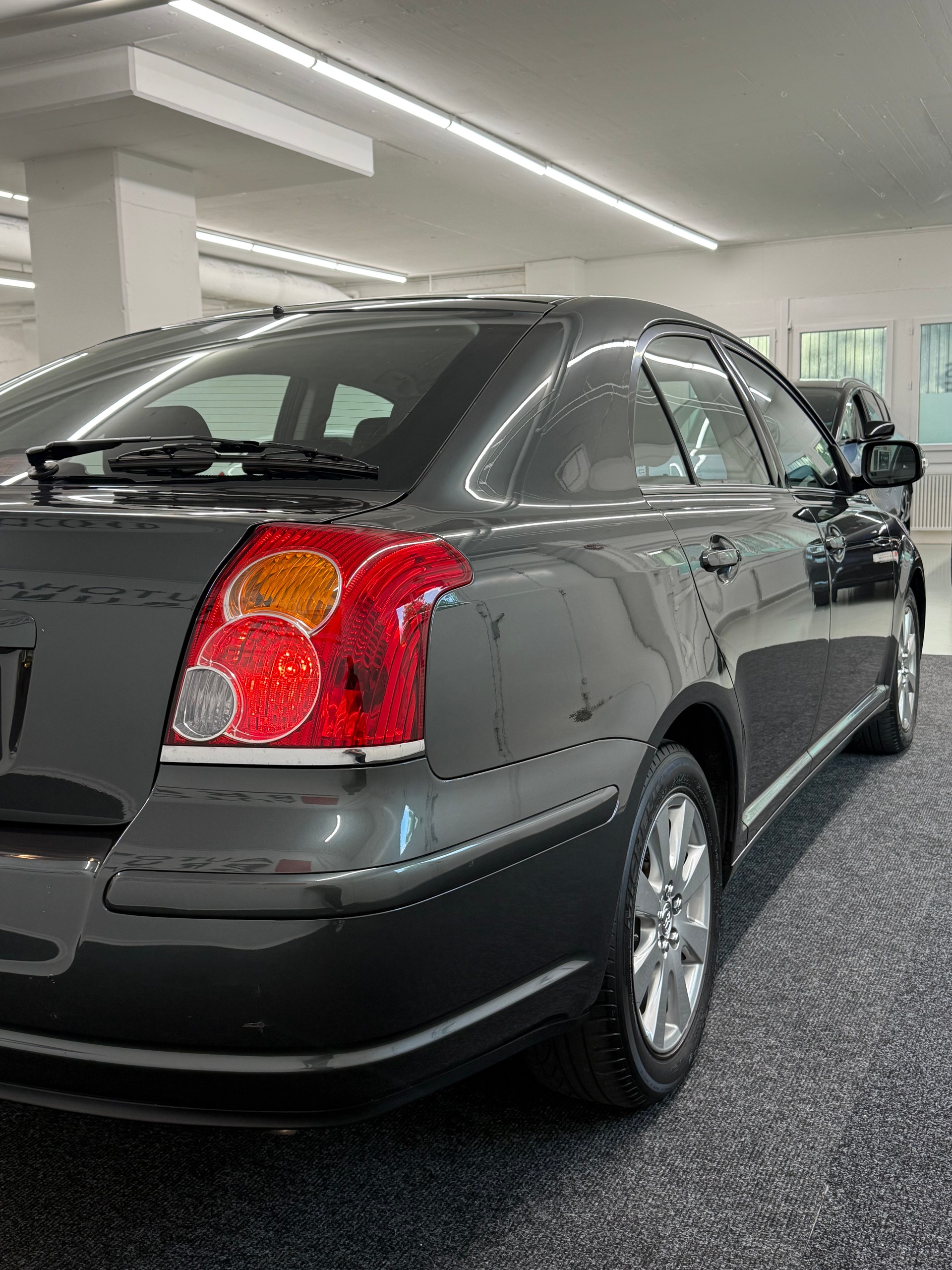 TOYOTA Avensis 1.8 VVT-i Linea Luna Liftback-image-4