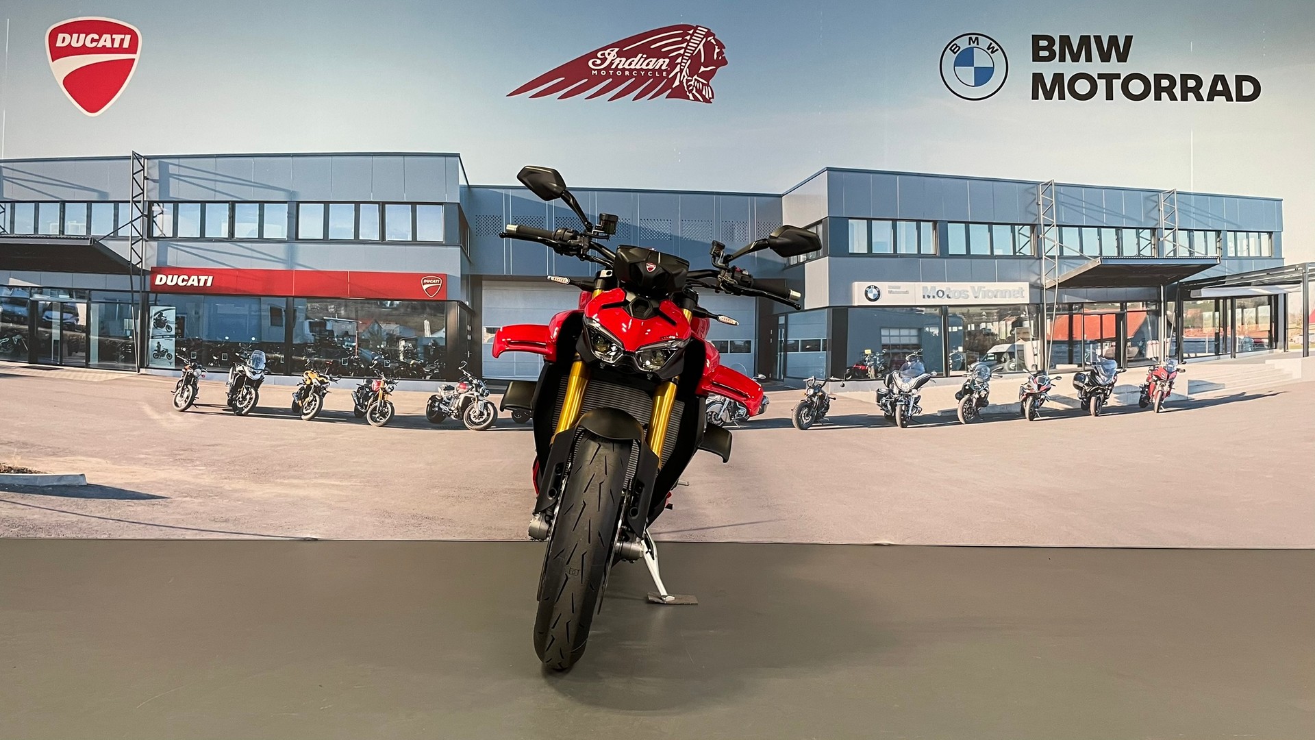 DUCATI Streetfighter V4 S-image-1
