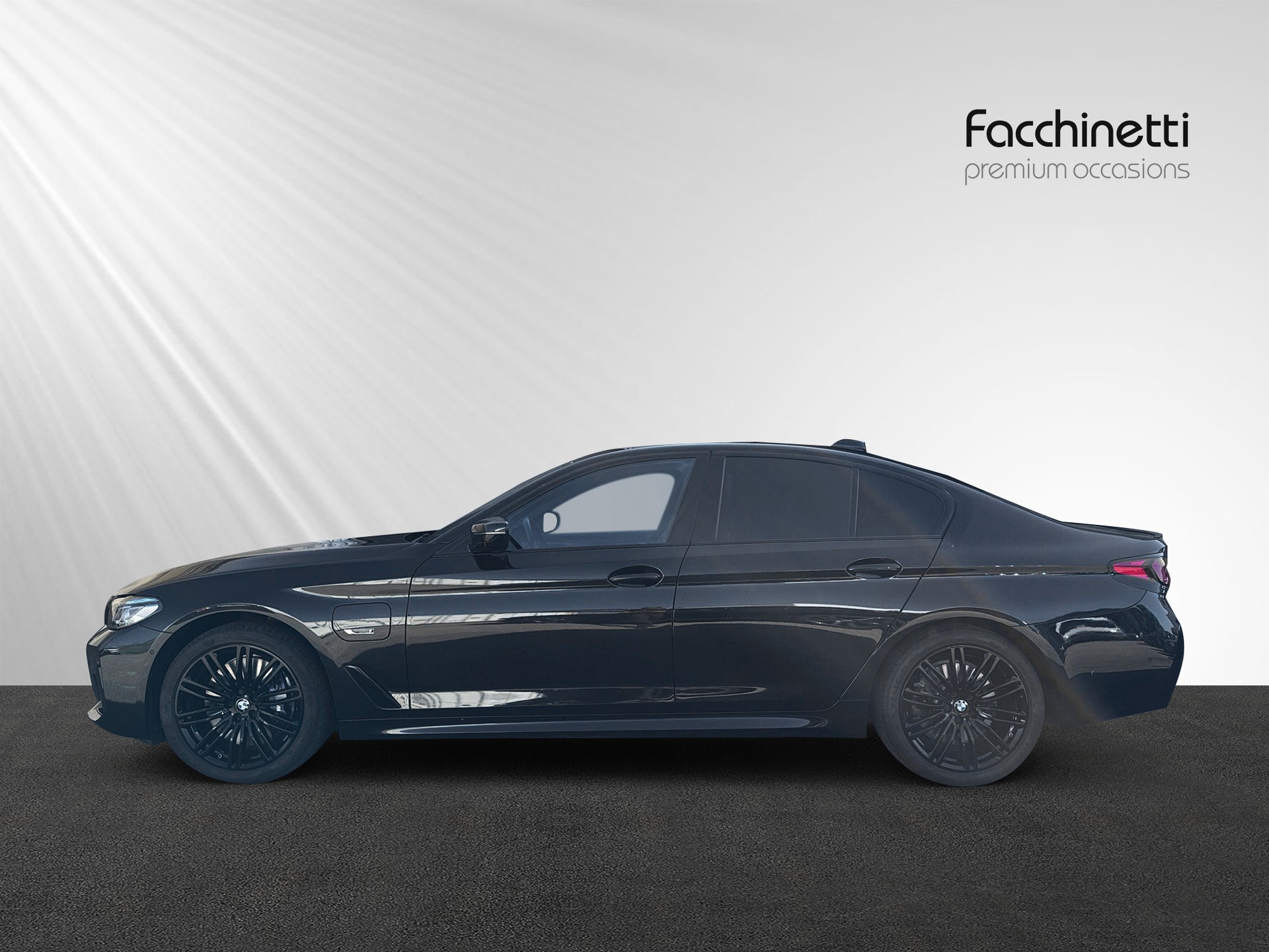 BMW 545e xDrive M Sport Steptronic-showroom-element-1