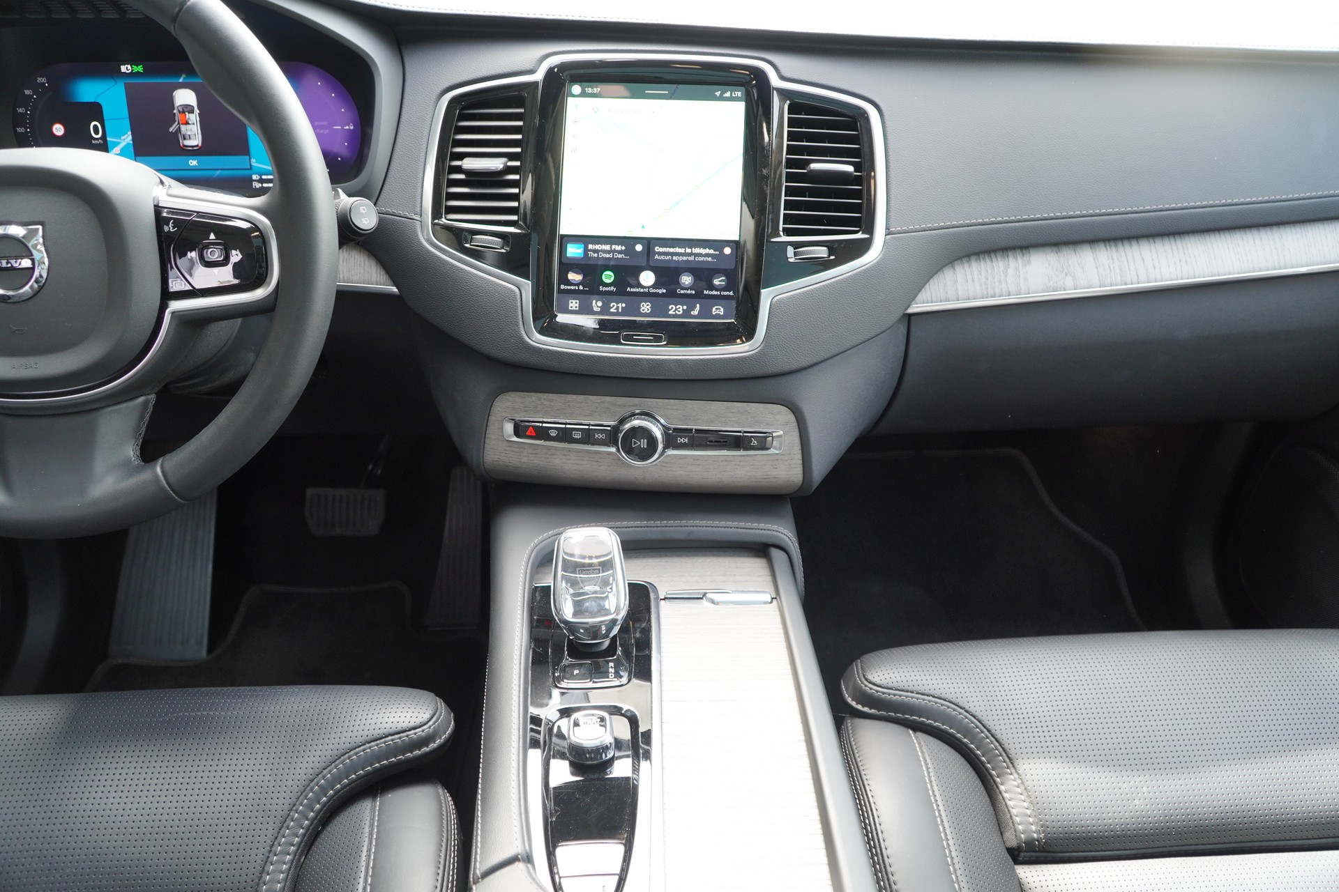VOLVO XC90 T8 eAWD PluginHybrid XCLUSIVE 7P Ultimate Dark Geartronic-image-19