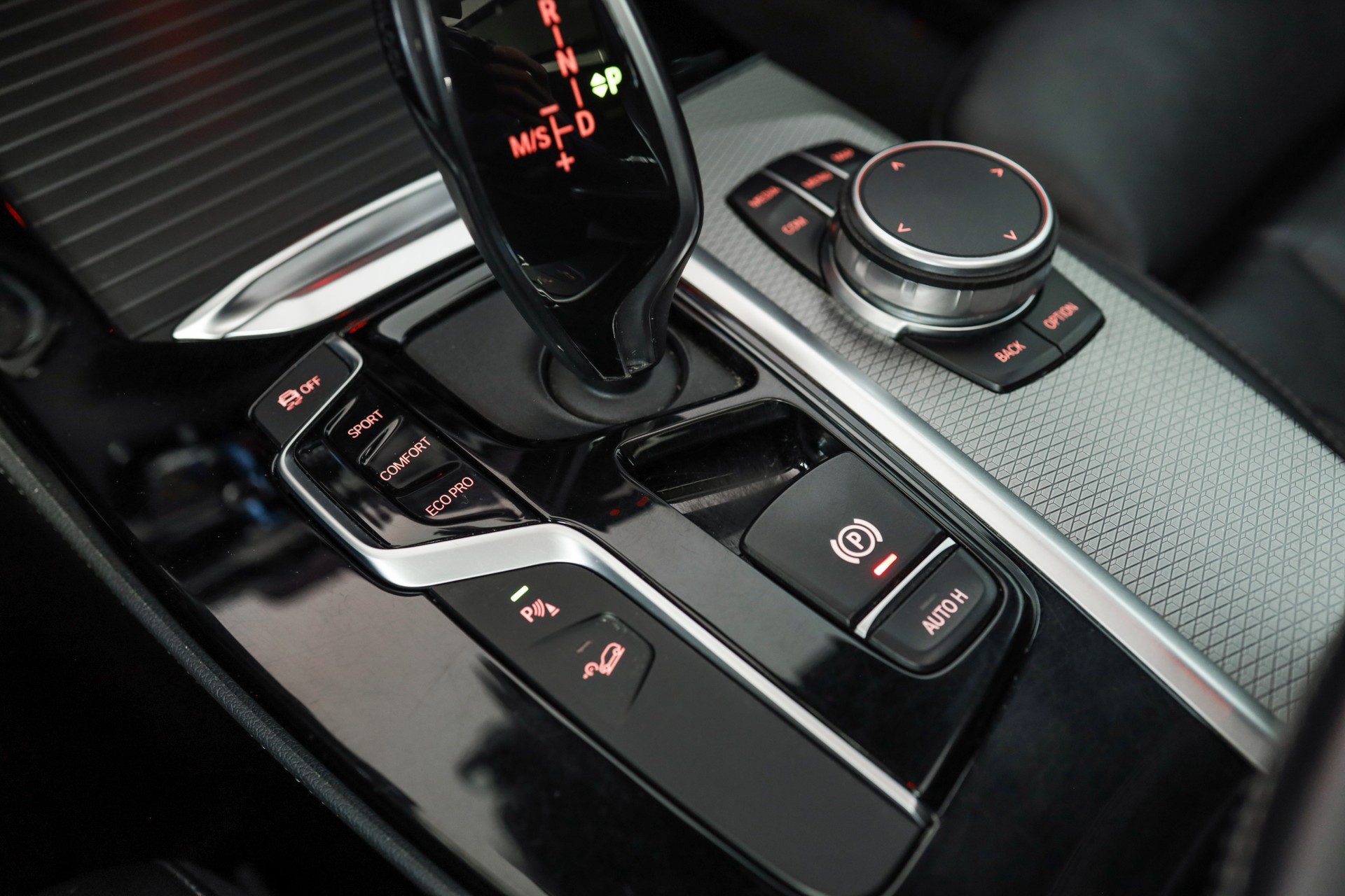 BMW X4 M40i Steptronic SOPHISTOGRAU • Toit panoramique • Échappement M Sport • Sièges chauffants AV+AR-image-19