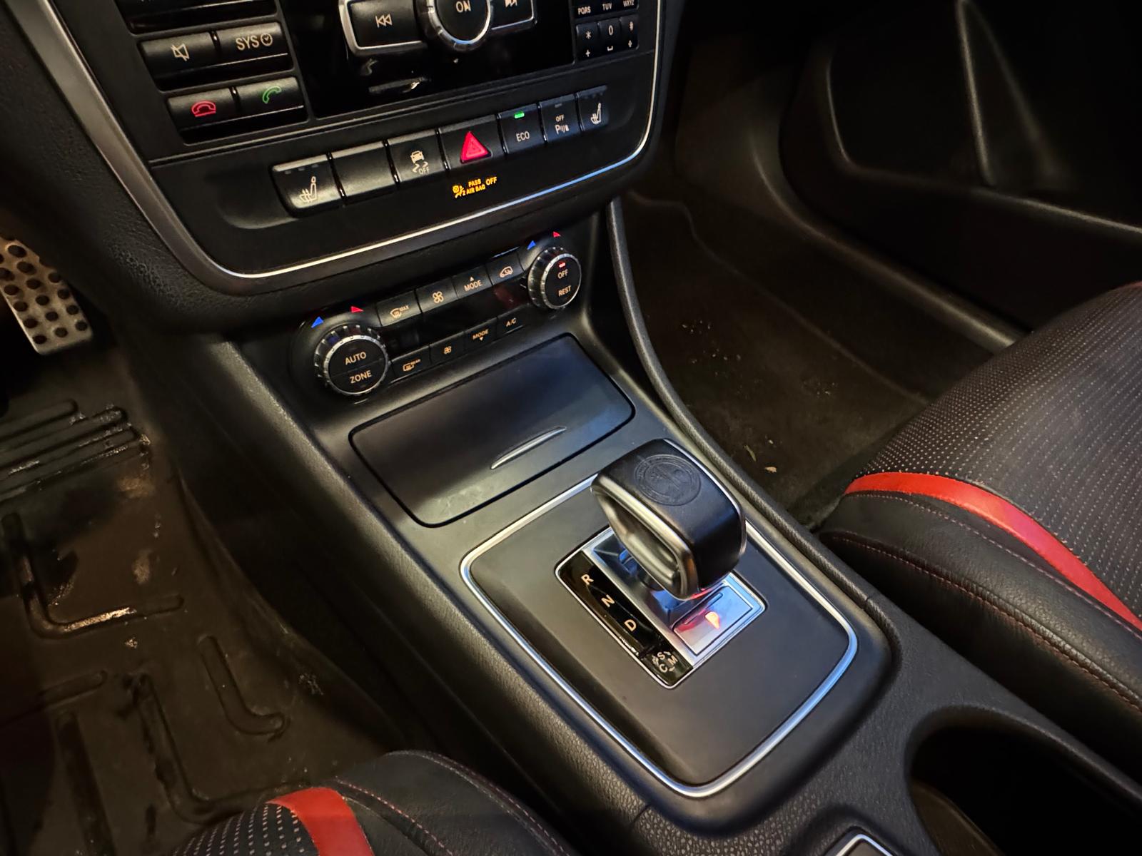 MERCEDES-BENZ GLA 45 AMG 4Matic 7G-DCT-image-23