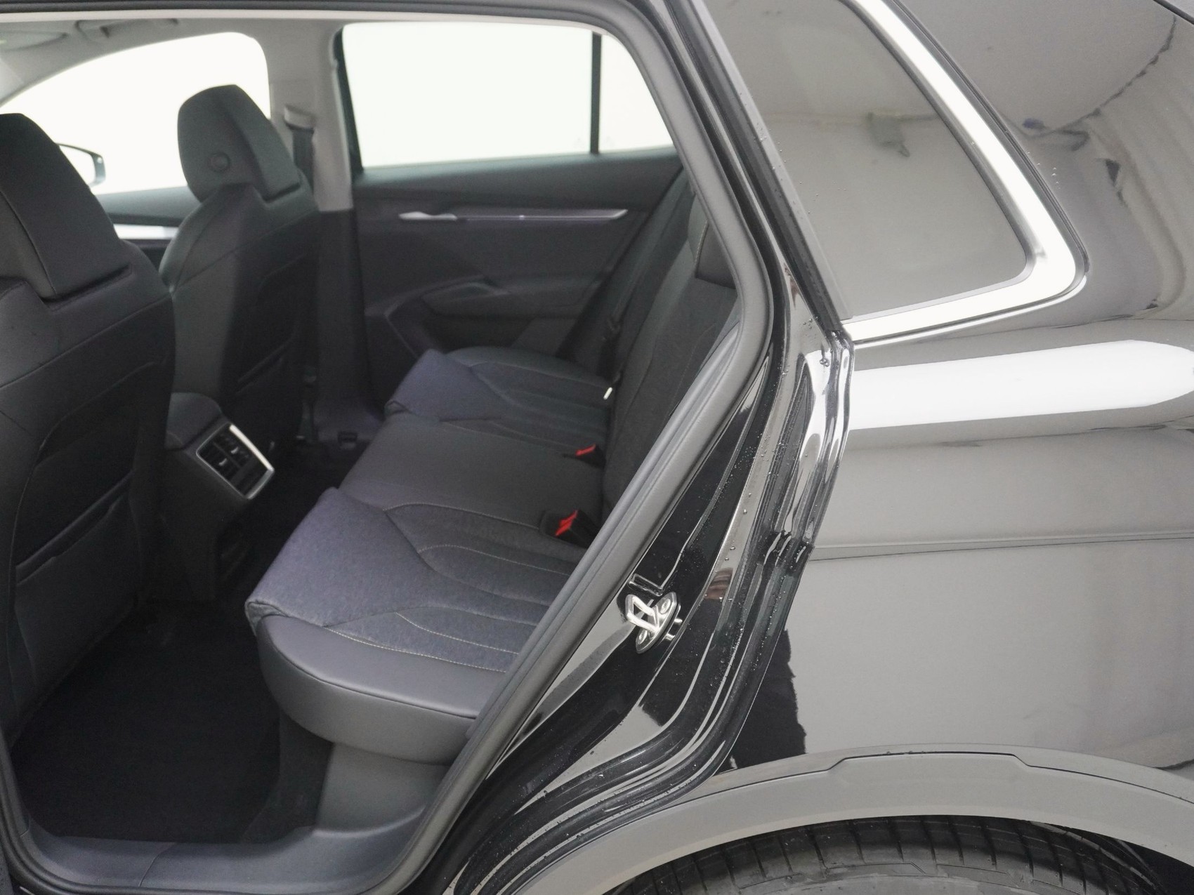 SKODA Elroq 85 Loft Plus-image-13