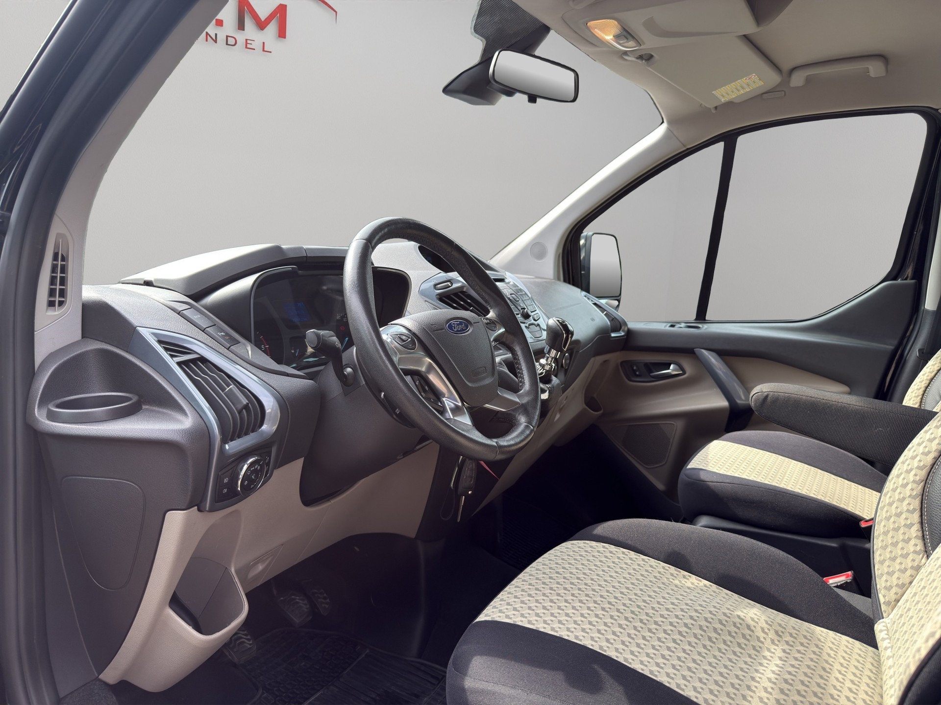 FORD Tourneo Custom 300 L1H1 Trend-image-11
